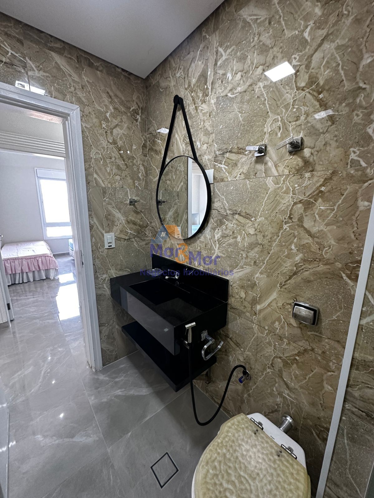 Apartamento Frente ao Mar nas Pitangueiras, Guarujá - SP