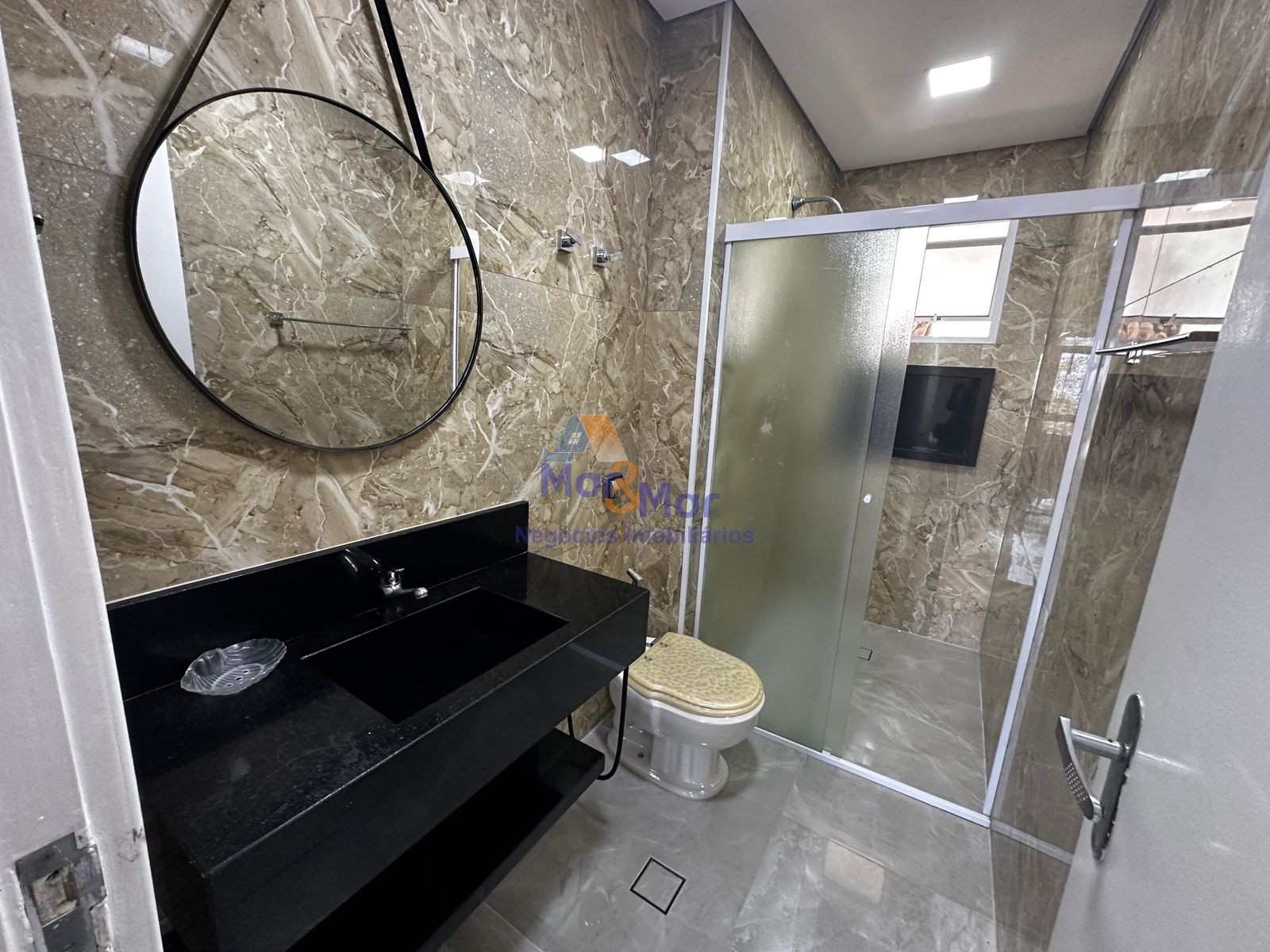 Apartamento Frente ao Mar nas Pitangueiras, Guarujá - SP