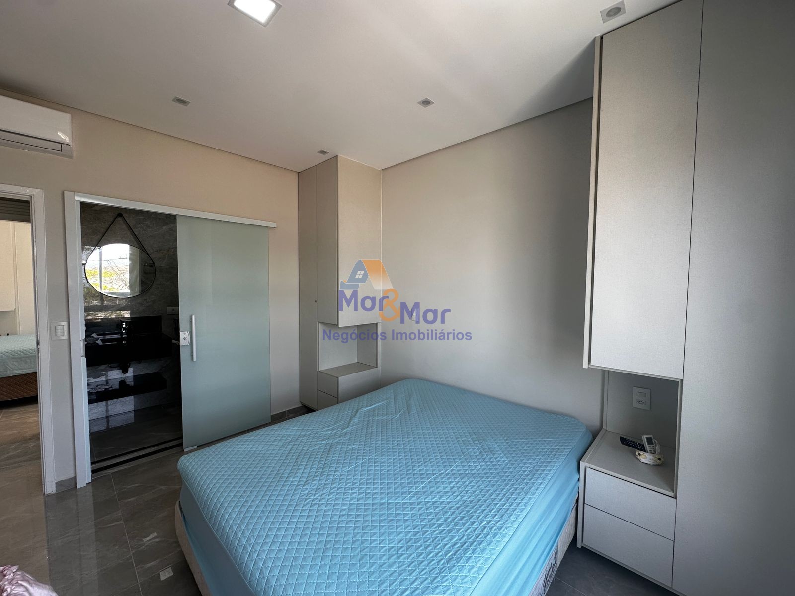 Apartamento Frente ao Mar nas Pitangueiras, Guarujá - SP