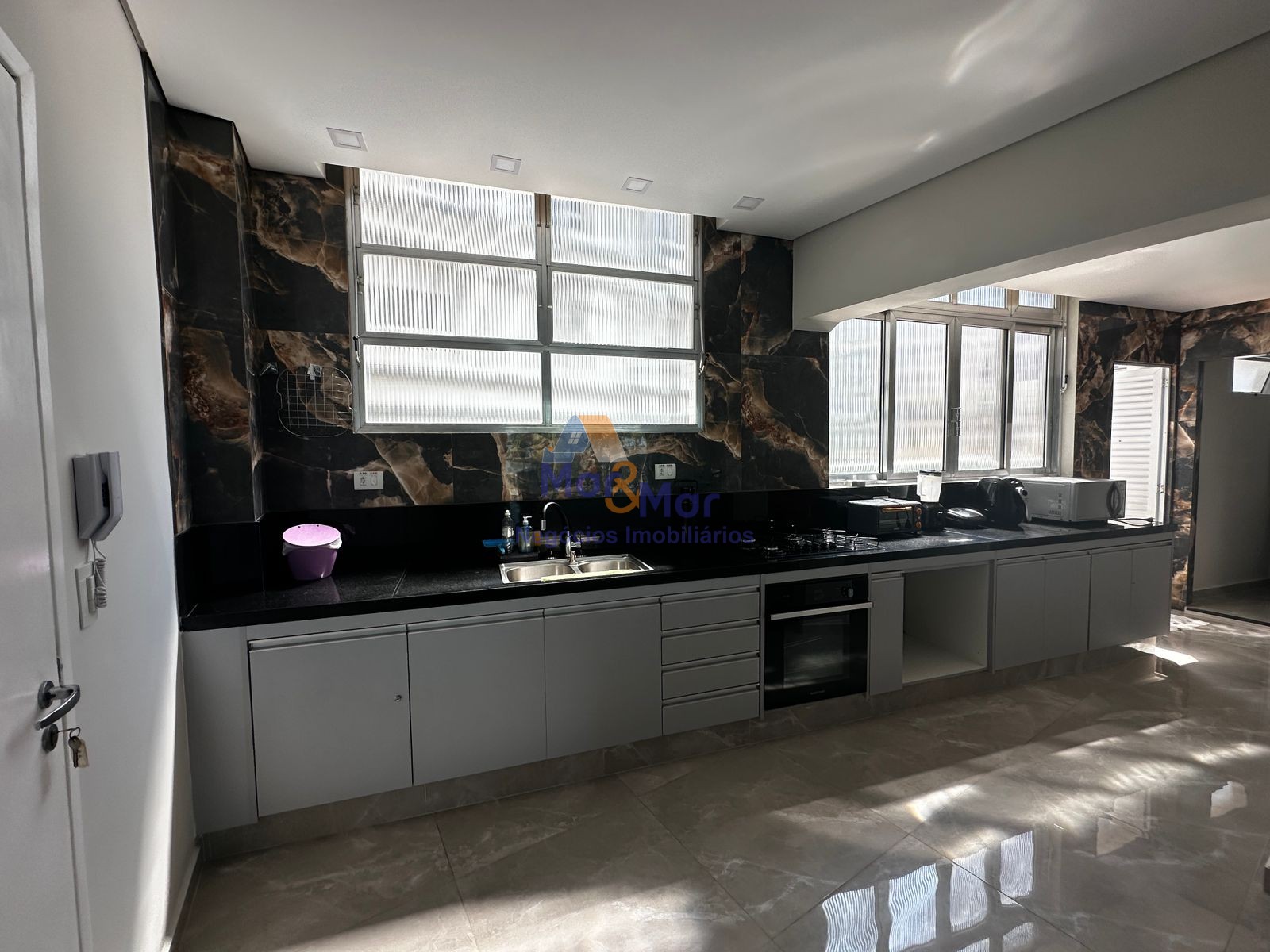 Apartamento Frente ao Mar nas Pitangueiras, Guarujá - SP