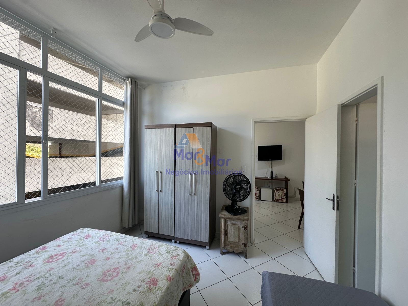 Apartamento na Praia das Pitangueiras, Guarujá - SP