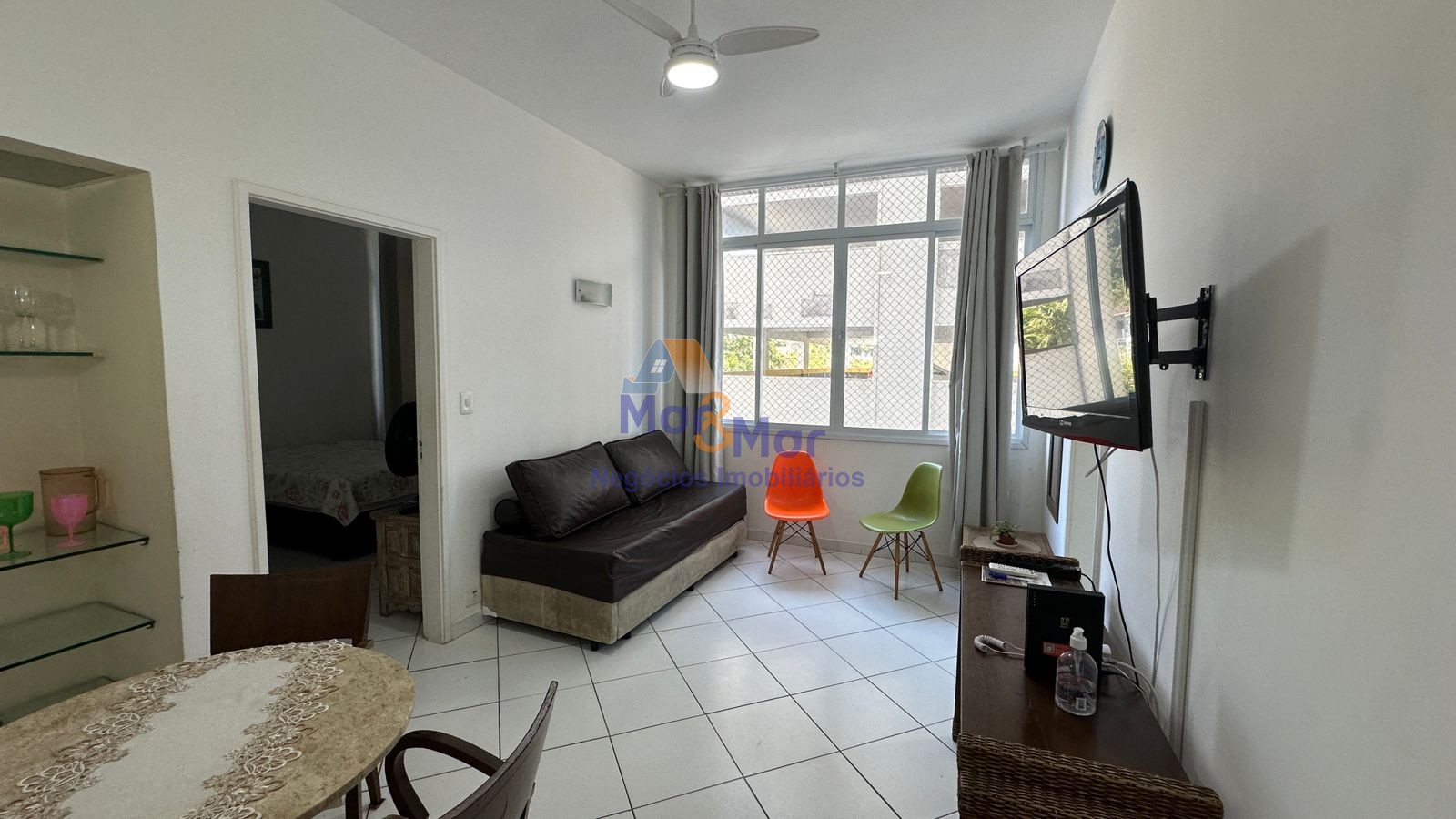 Apartamento na Praia das Pitangueiras, Guarujá - SP