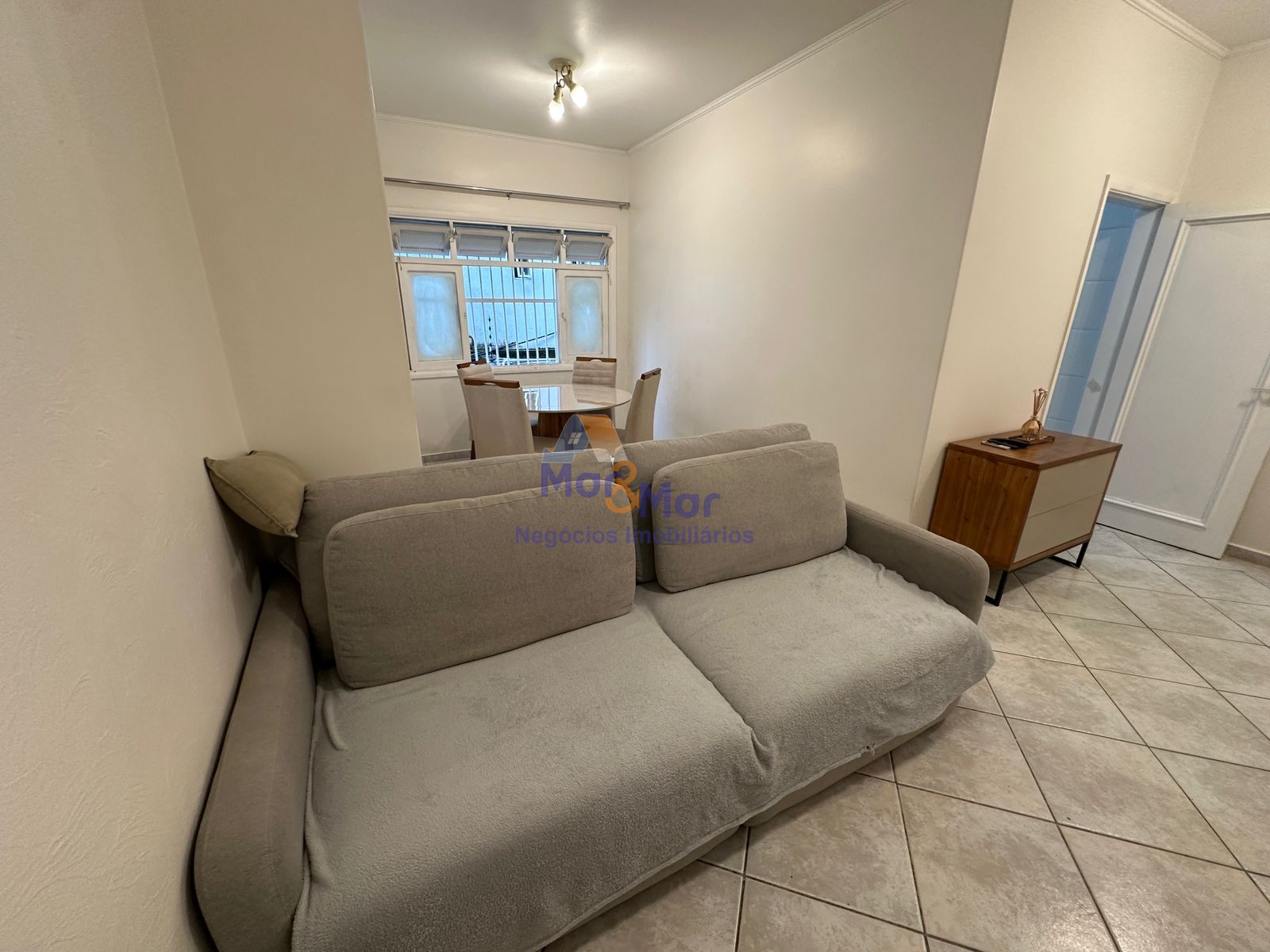 Apartamento na Praia das Pitangueiras, Guarujá - SP