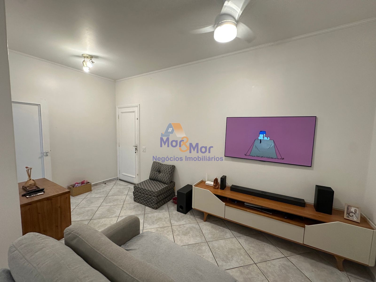 Apartamento na Praia das Pitangueiras, Guarujá - SP