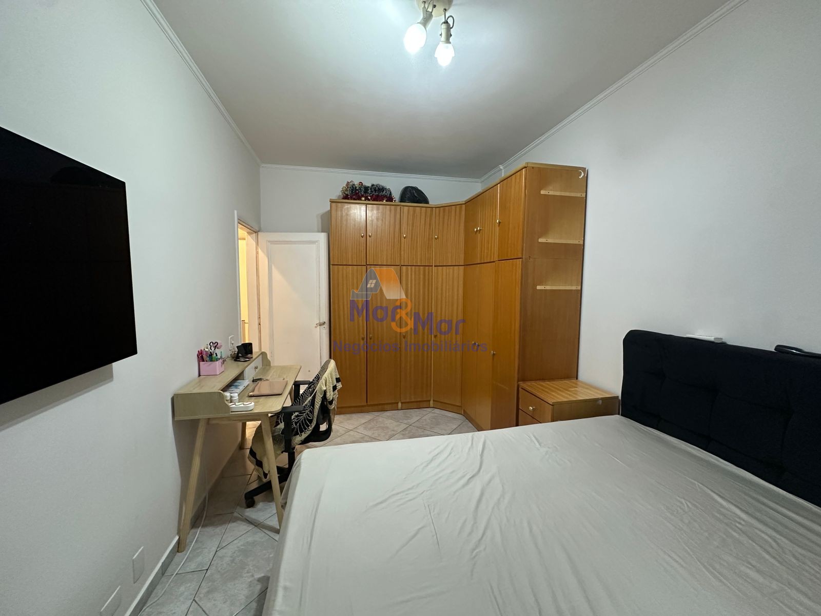 Apartamento na Praia das Pitangueiras, Guarujá - SP