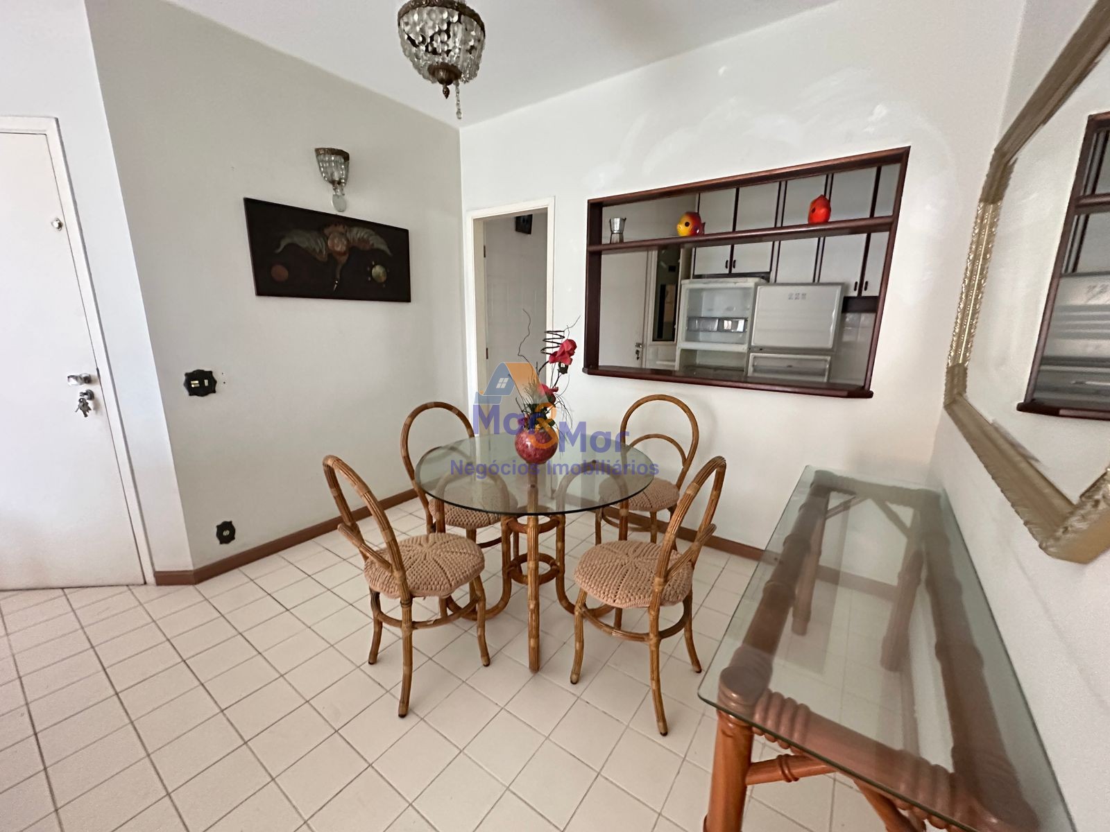 Apartamento na Praia das Pitangueiras, Guarujá - SP