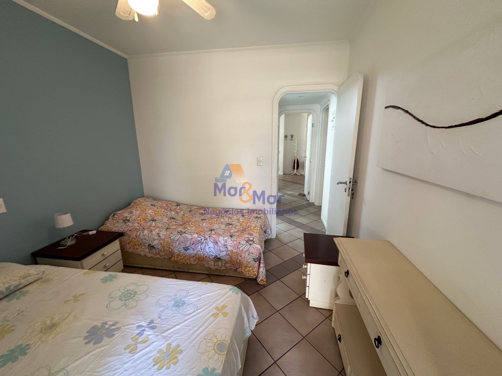 Apartamento na Praia das Pitangueiras, Guarujá - SP