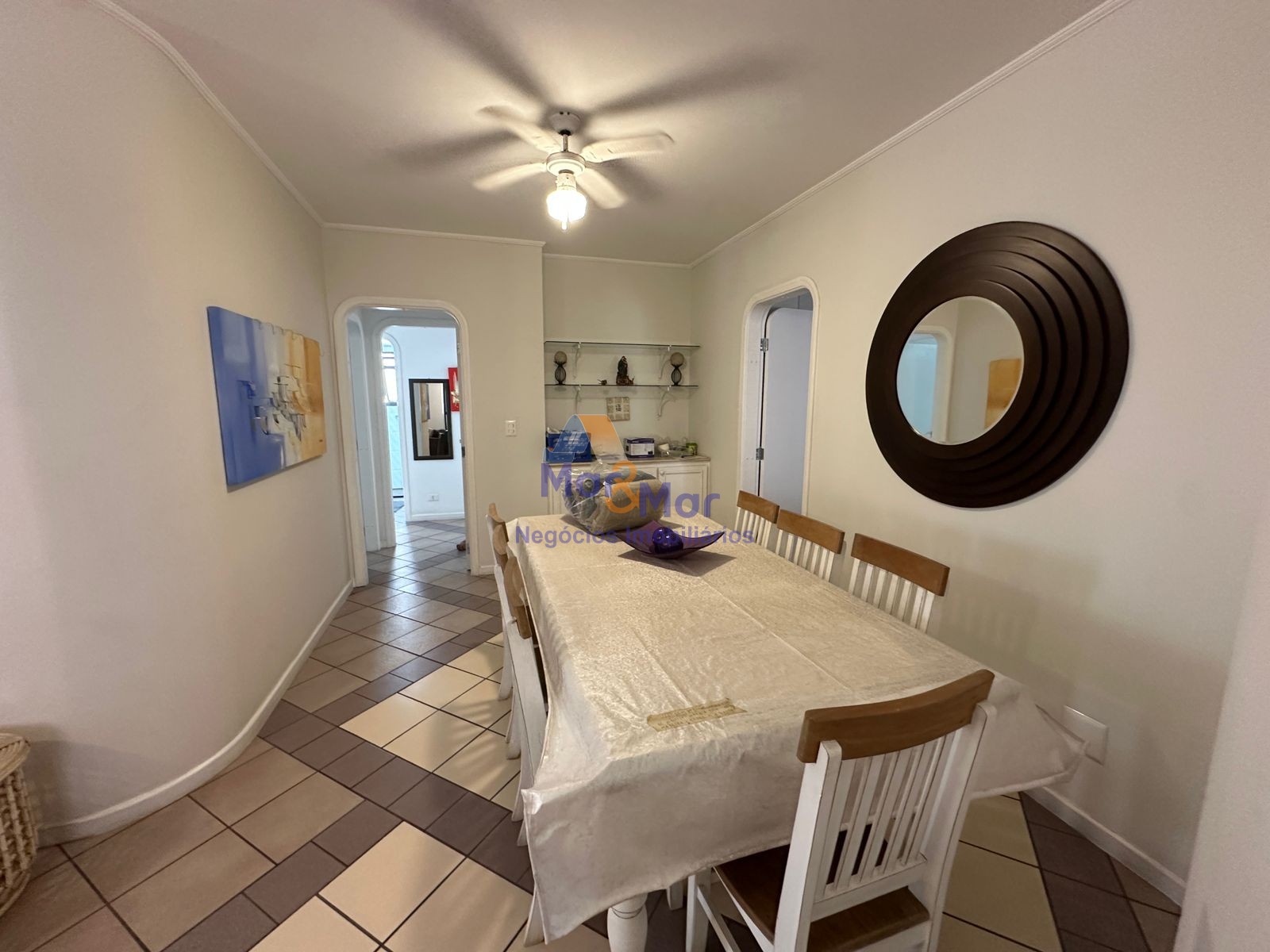 Apartamento na Praia das Pitangueiras, Guarujá - SP