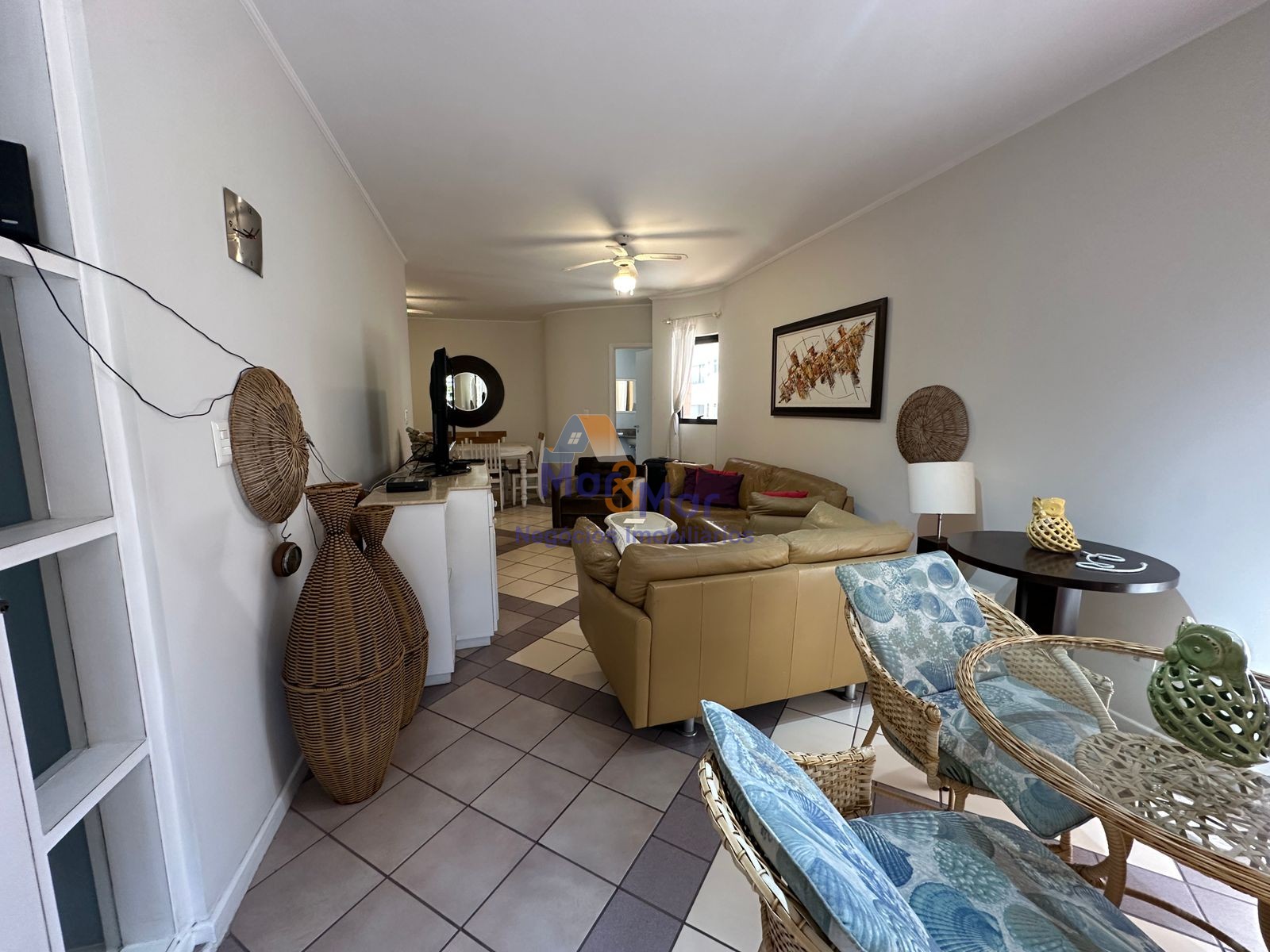 Apartamento na Praia das Pitangueiras, Guarujá - SP