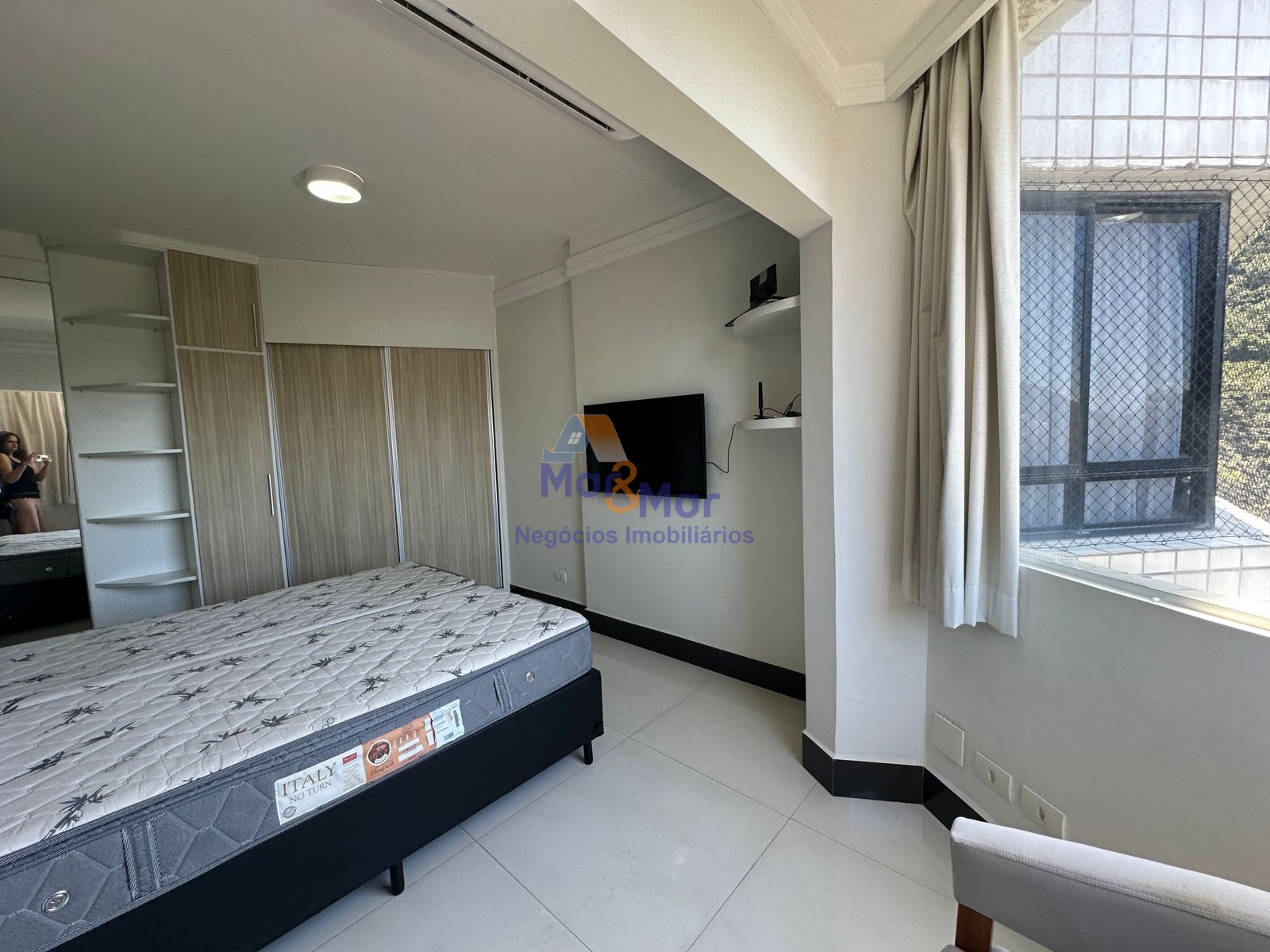 Apartamento na Praia das Pitangueiras, Guarujá - SP