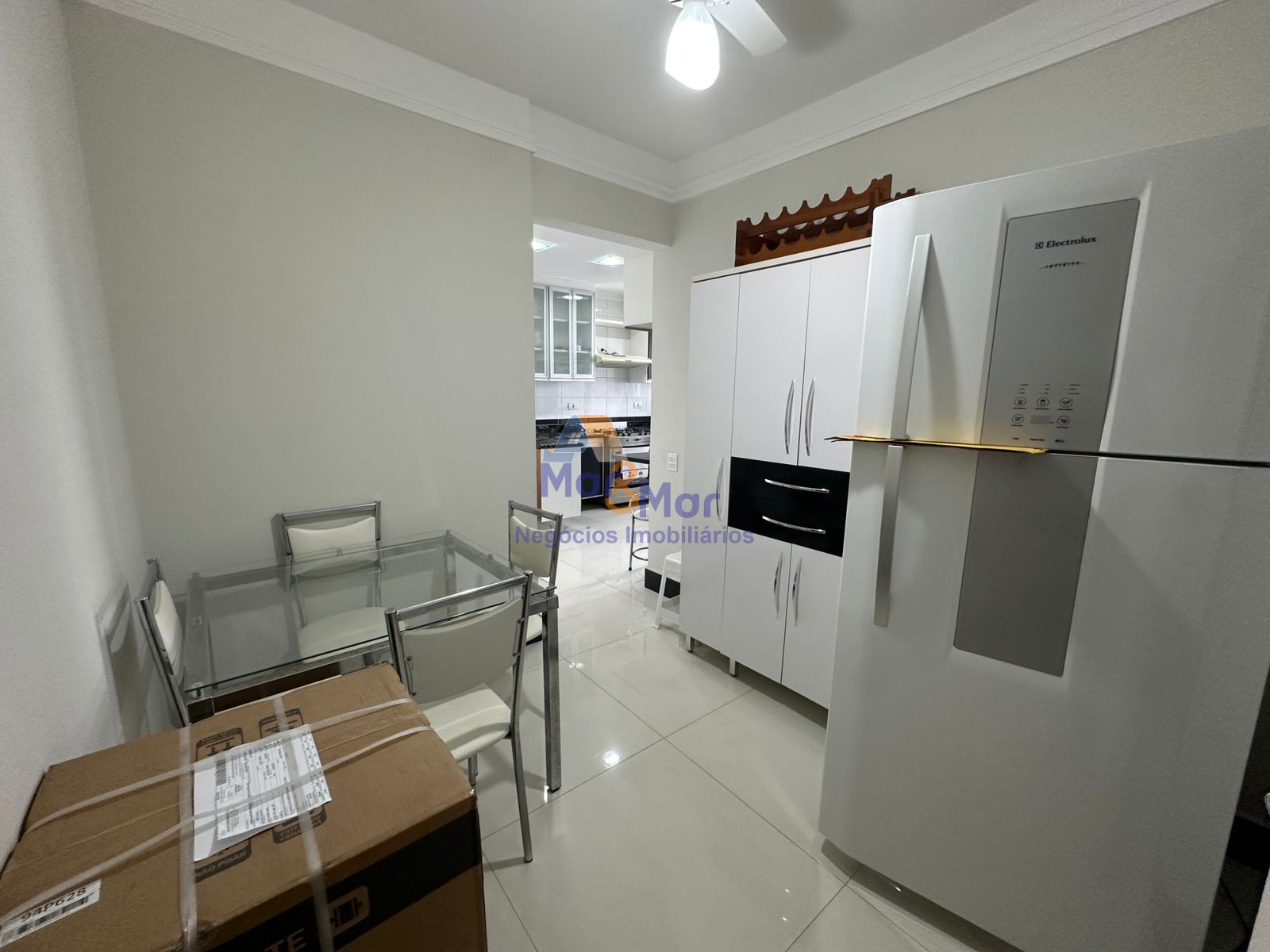 Apartamento na Praia das Pitangueiras, Guarujá - SP