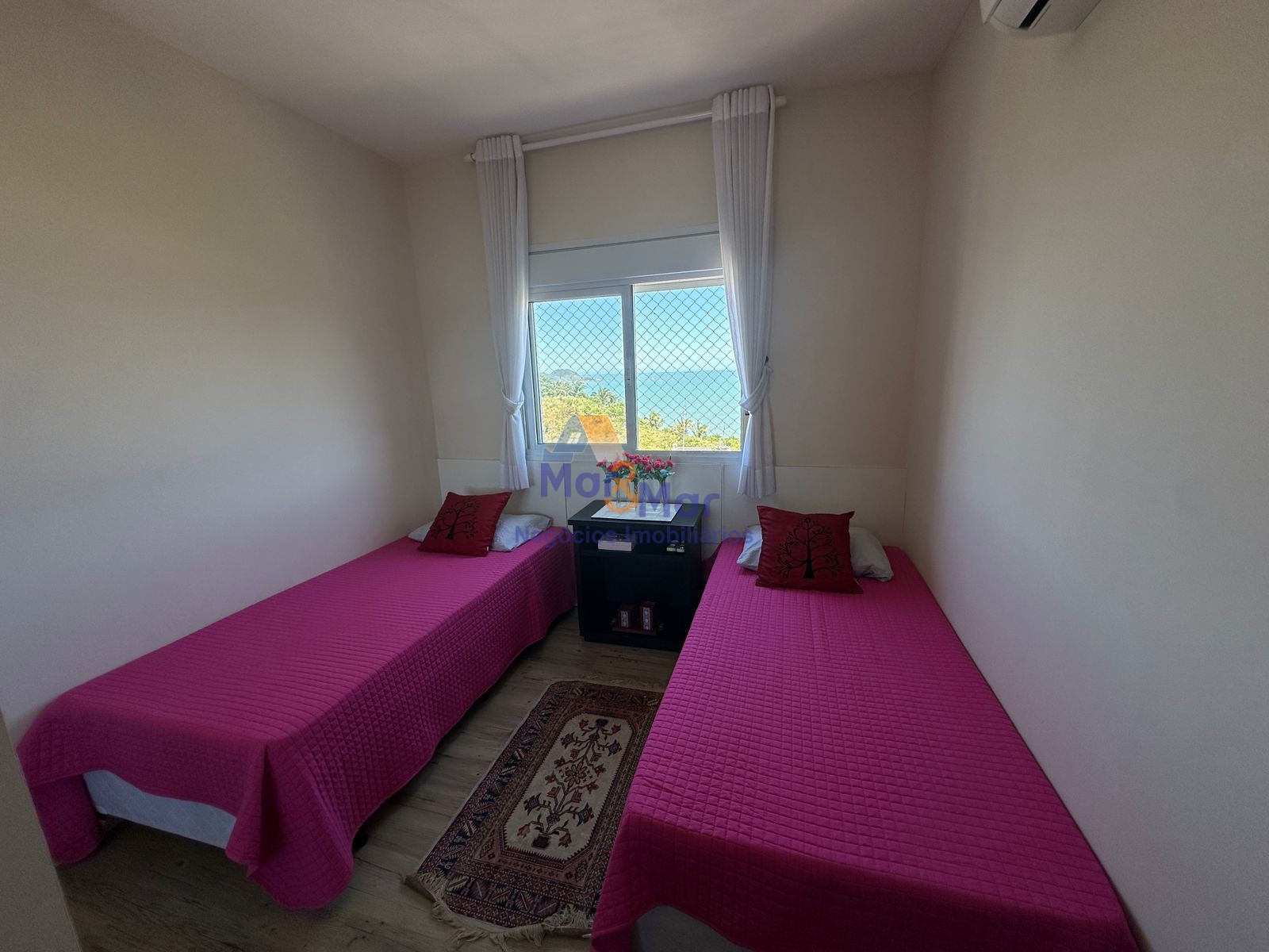 Apartamento na Praia das Astúrias, Guarujá - SP