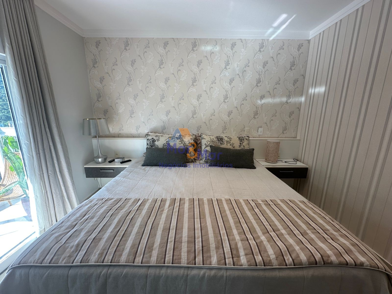 Apartamento Frente ao Mar, Praia da Enseada, Guarujá - SP