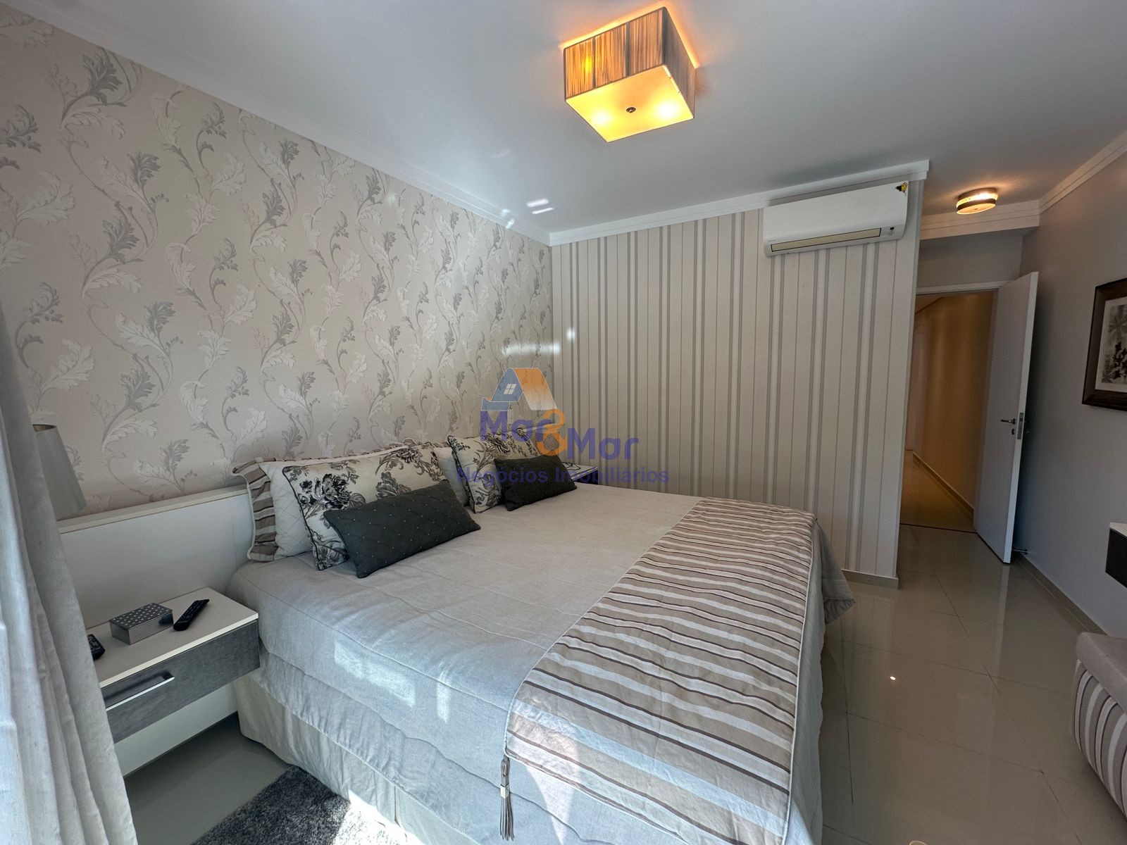 Apartamento Frente ao Mar, Praia da Enseada, Guarujá - SP