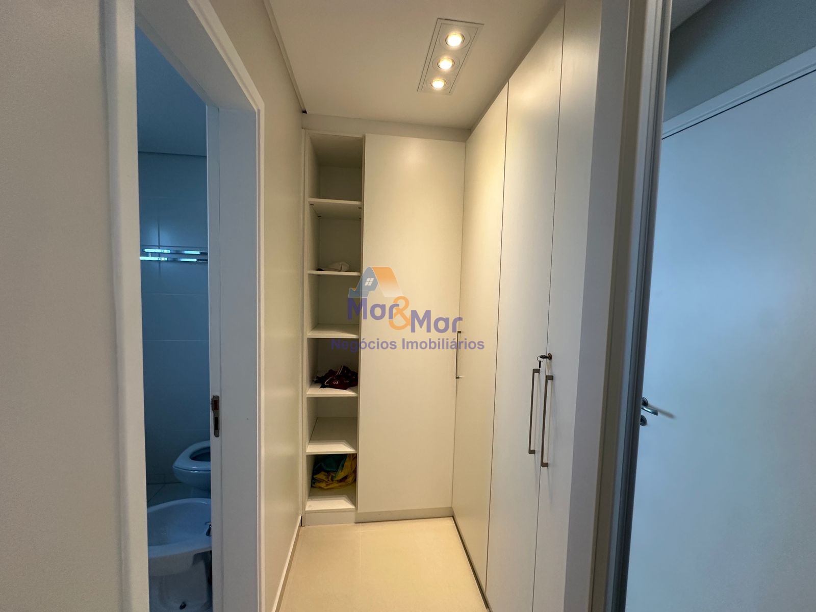 Apartamento Frente ao Mar, Praia da Enseada, Guarujá - SP