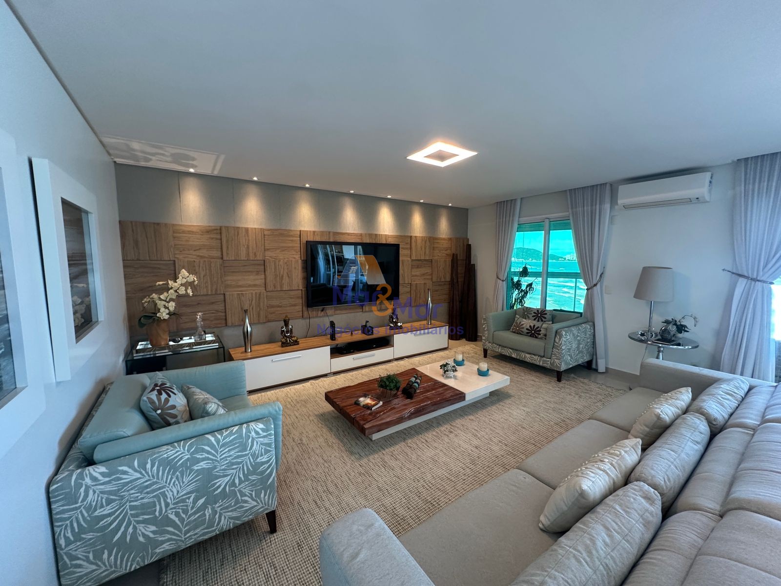 Apartamento Frente ao Mar, Praia da Enseada, Guarujá - SP