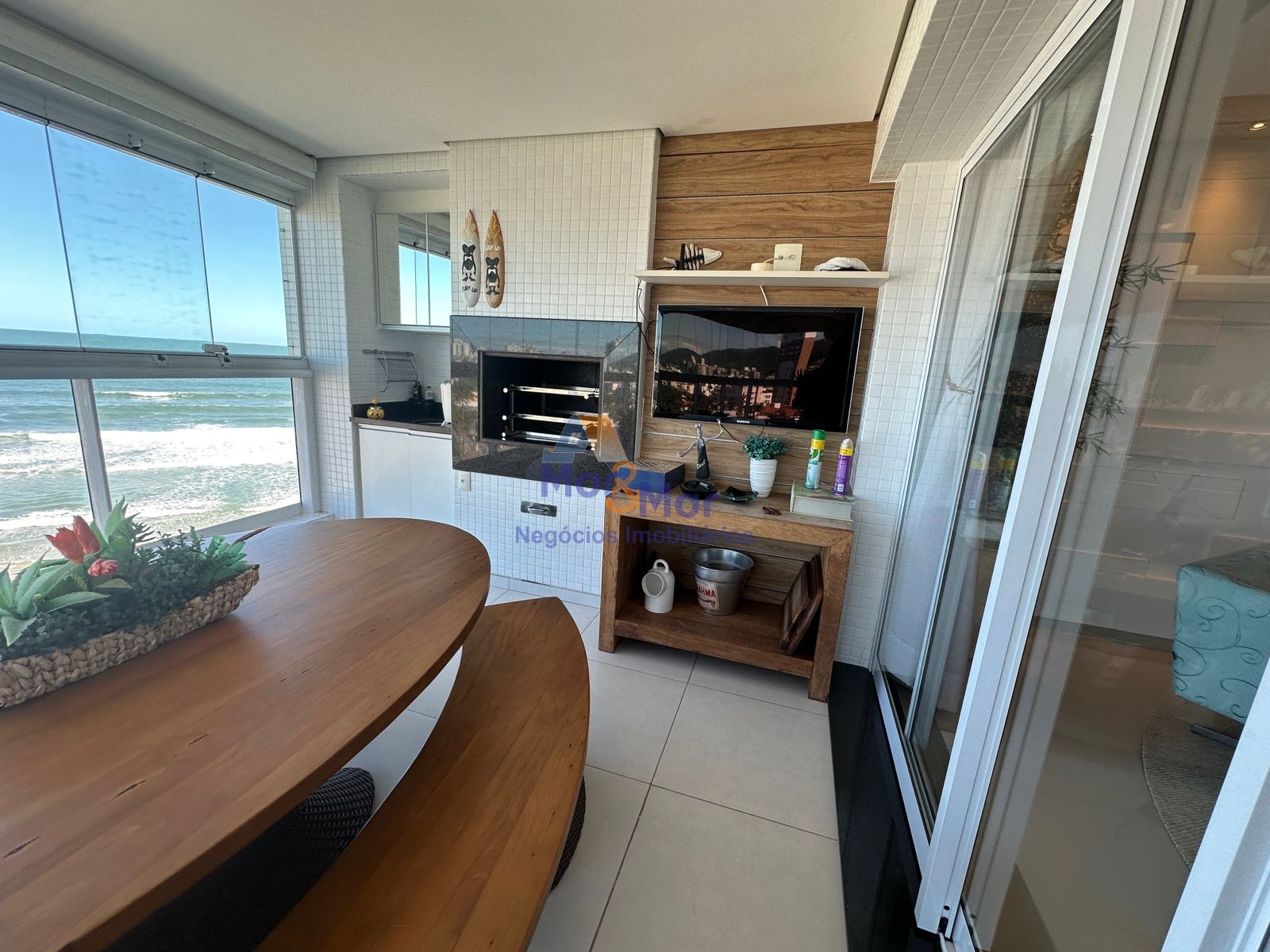 Apartamento Frente ao Mar, Praia da Enseada, Guarujá - SP