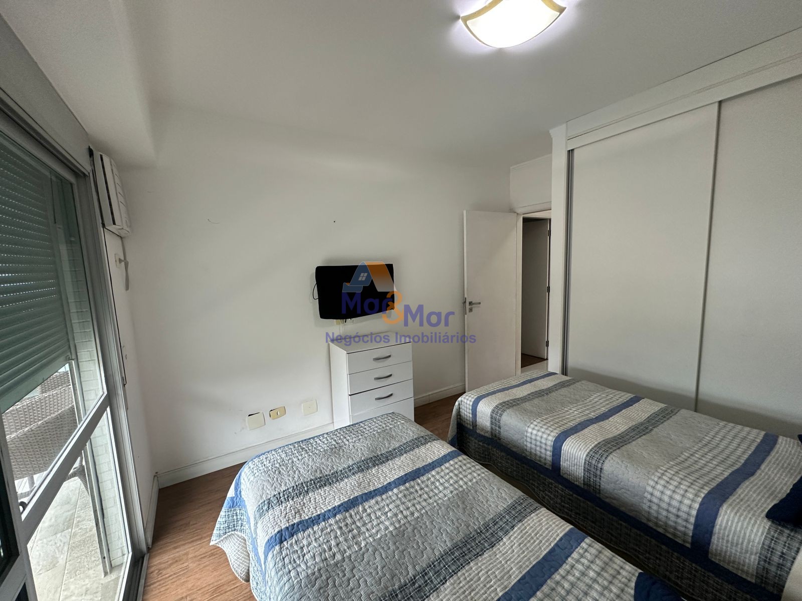 Apartamento Frente ao Mar nas Pitangueiras, Guarujá - SP