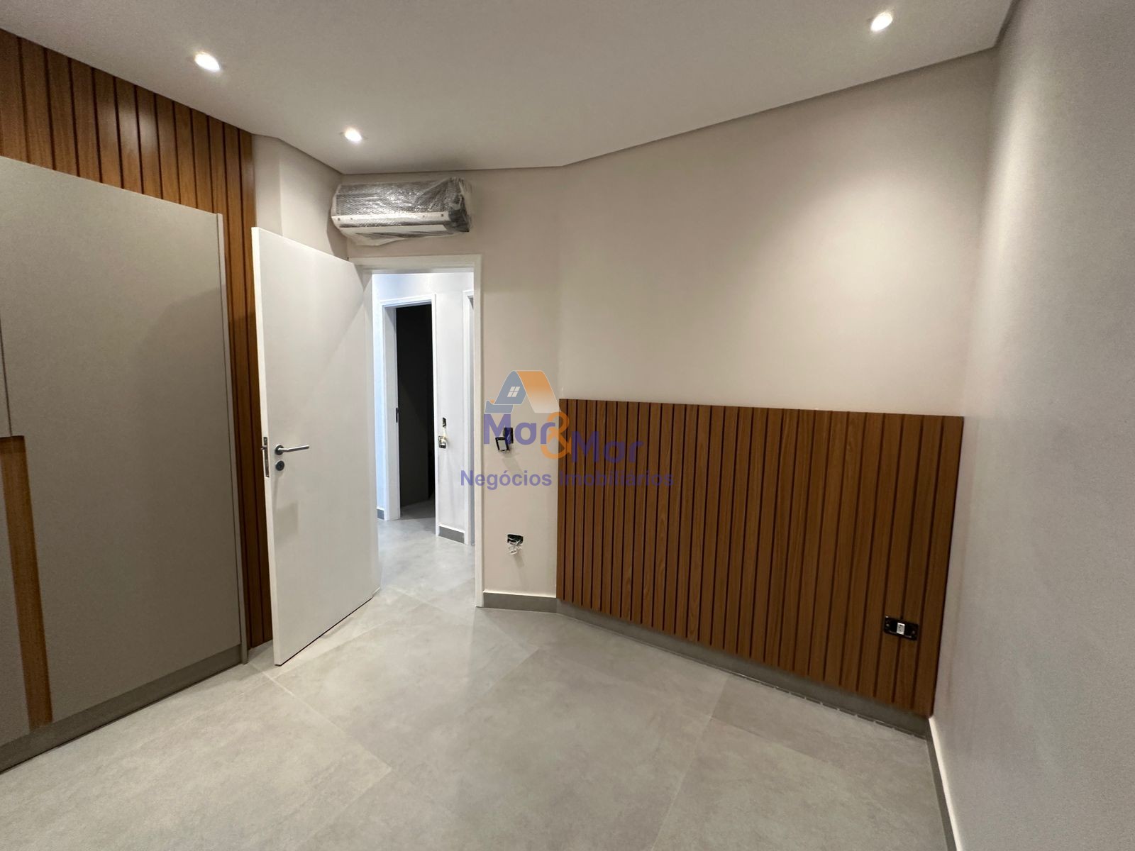 Apartamento na Praia da Enseada, Guarujá - SP