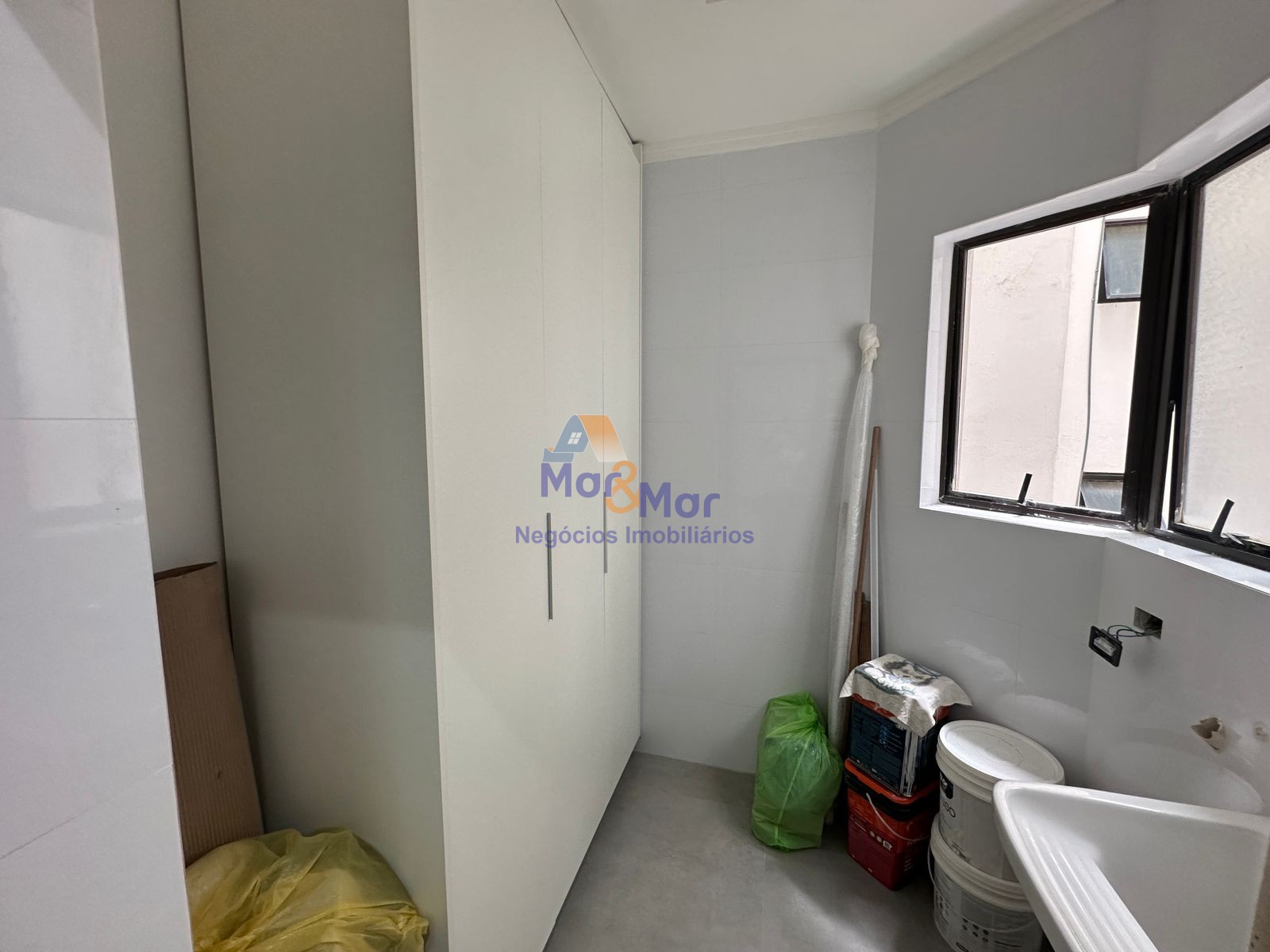 Apartamento na Praia da Enseada, Guarujá - SP