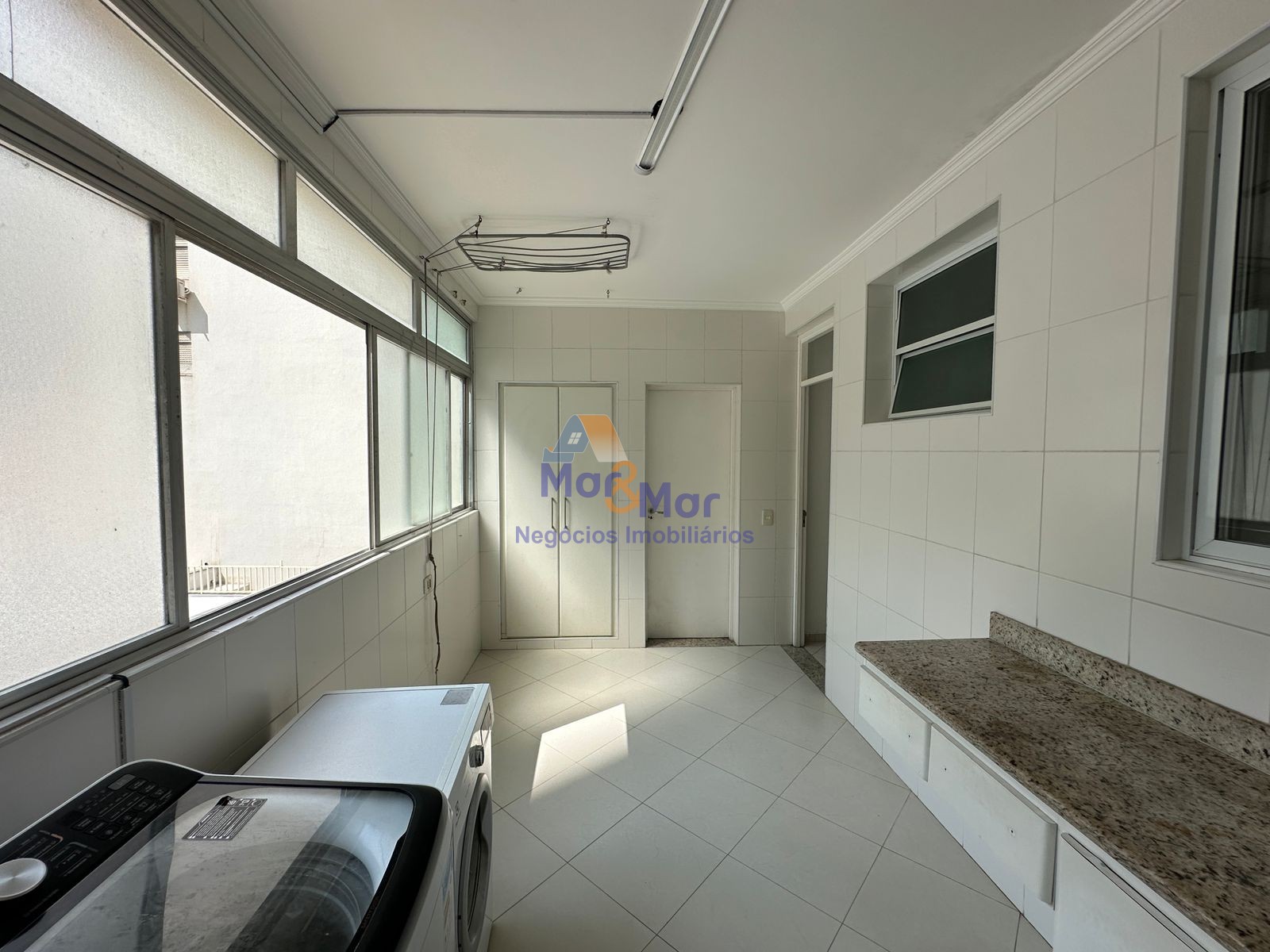 Apartamento Frente ao Mar, Pitangueiras, Guarujá - SP