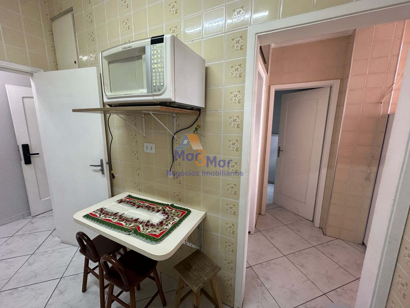 Apartamento na Praia das Pitangueiras, Guarujá - SP