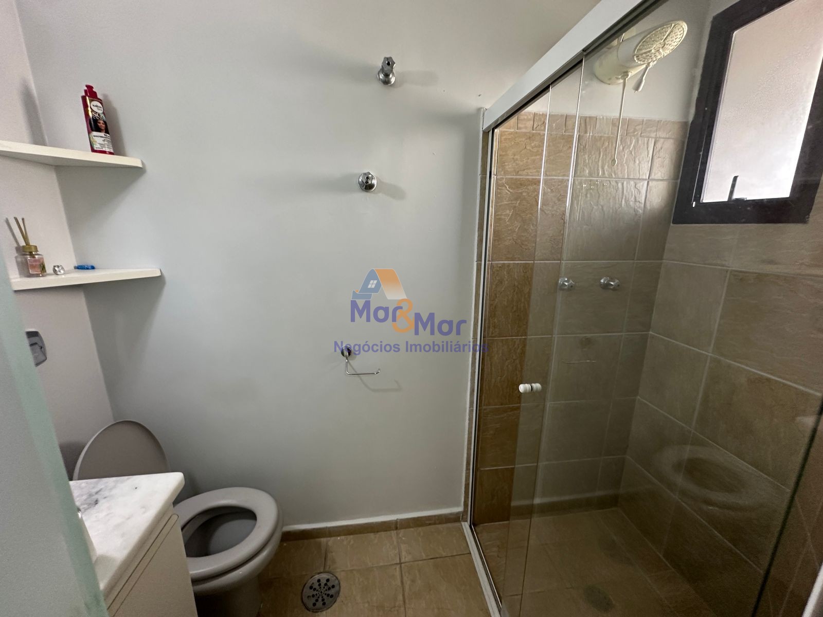 Apartamento na Praia das Pitangueiras, Guarujá - SP