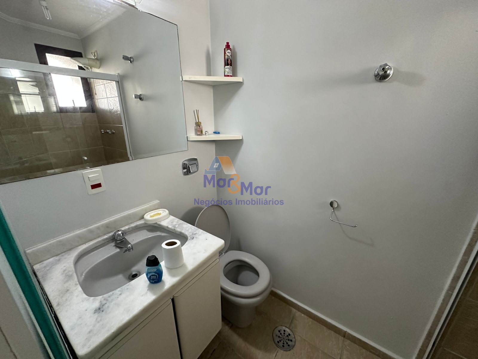Apartamento na Praia das Pitangueiras, Guarujá - SP