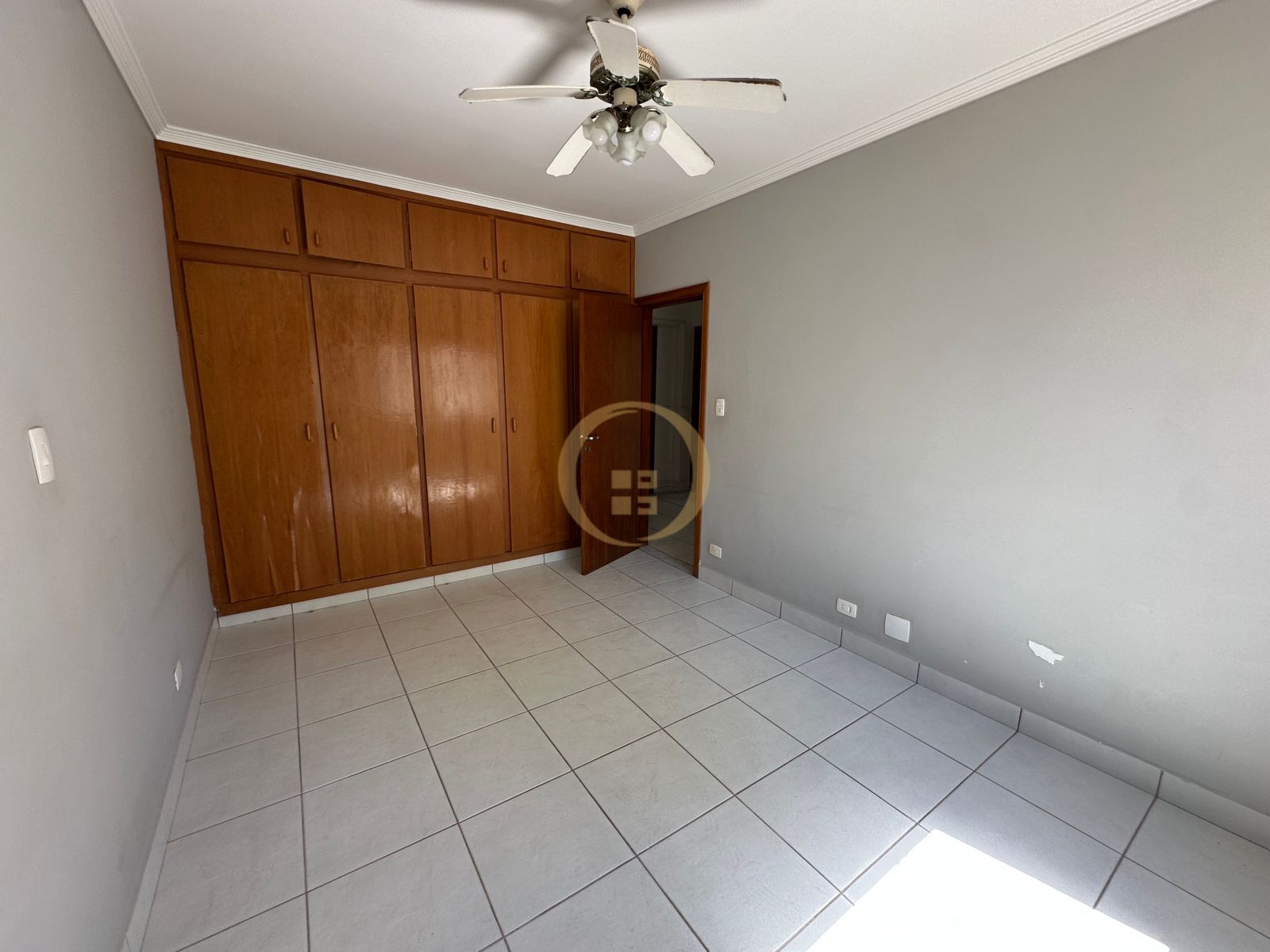 Apartamento na Praia da Pitanguerias - Guarujá