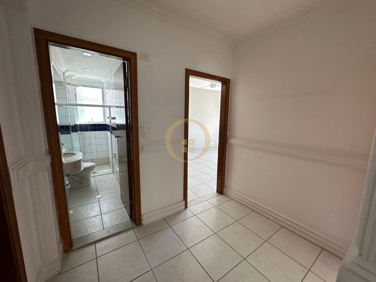 Apartamento na Praia da Pitanguerias - Guarujá