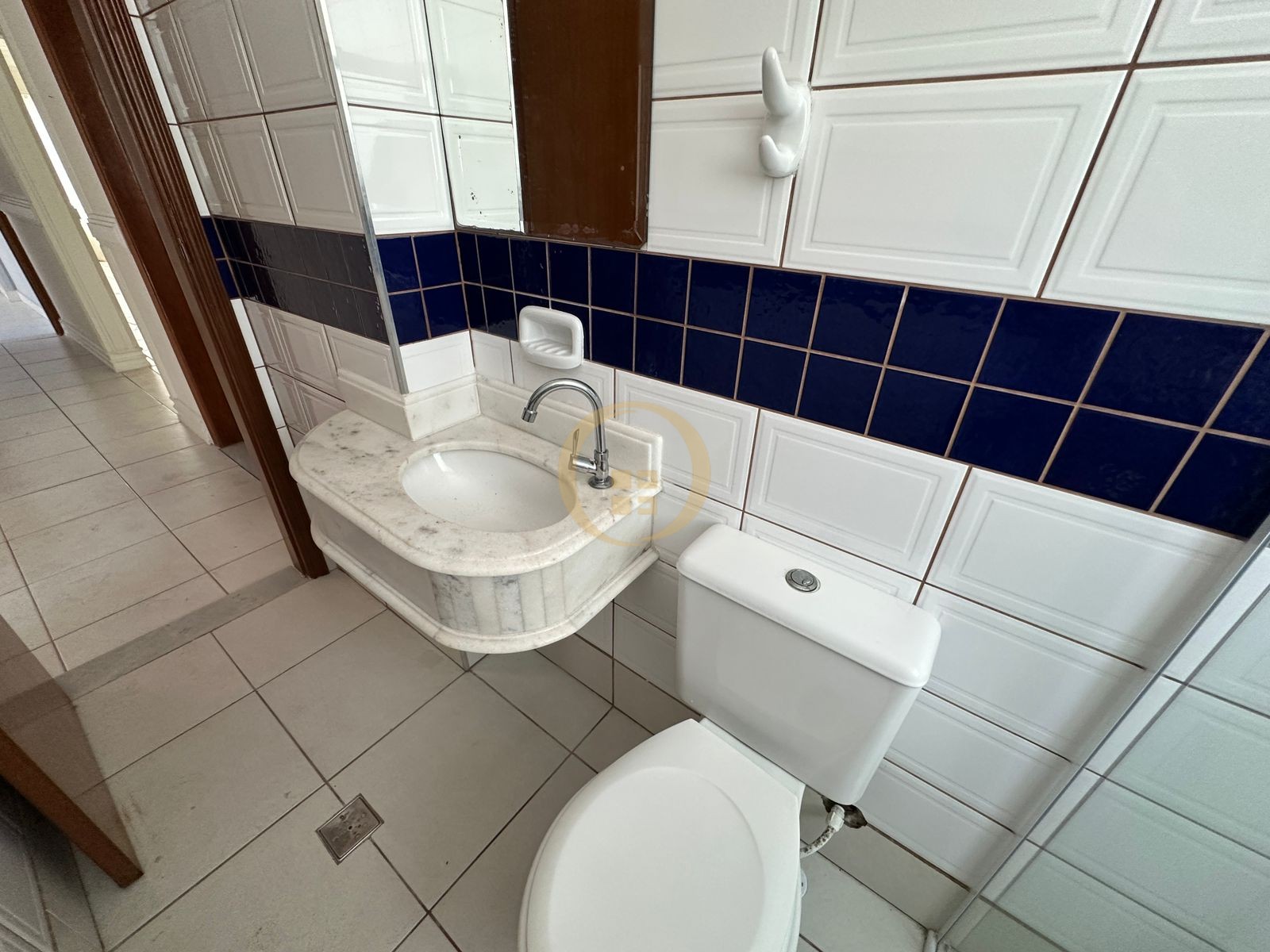 Apartamento à 50 Metros da Praia da Pitangueiras, Guarujá-SP