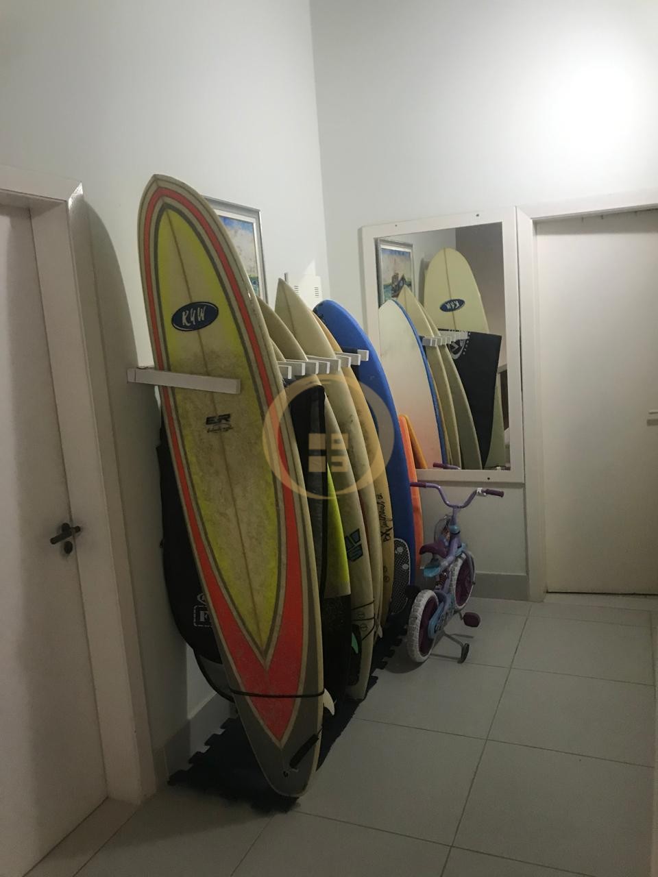 Apartamento-6-dormitorios-Guaiúba