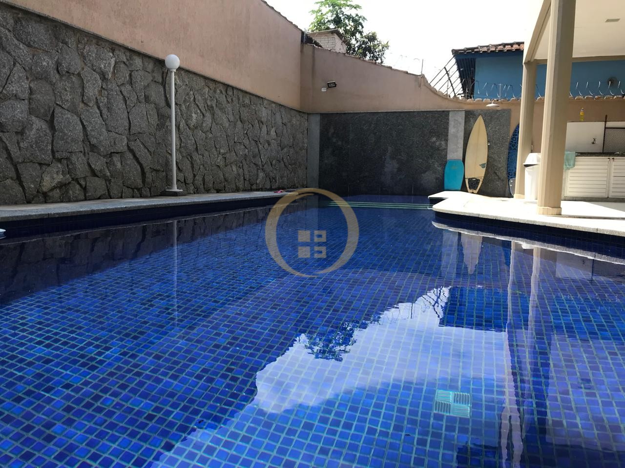 Apartamento-6-dormitorios-Guaiúba