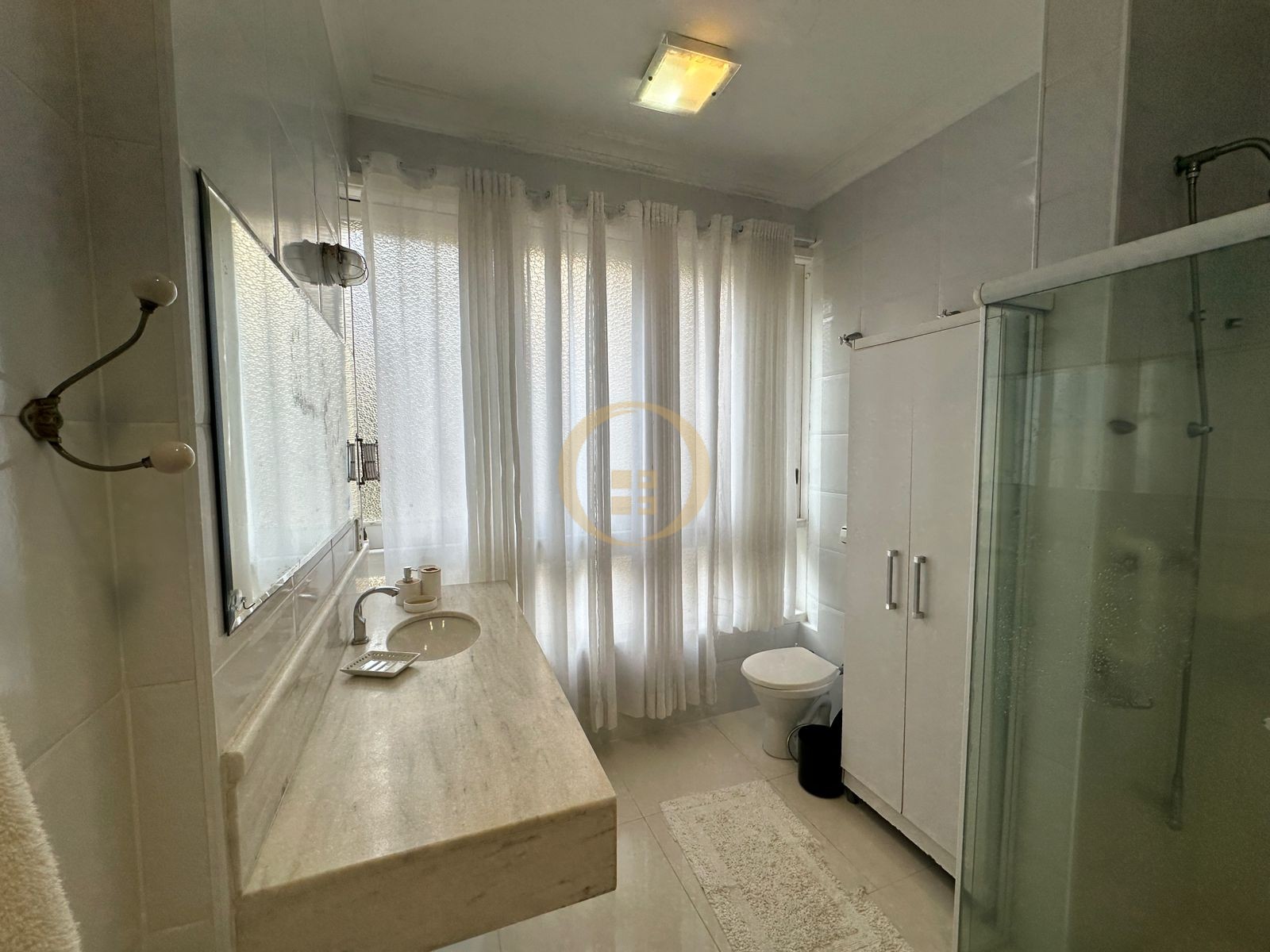 Apartamento Frente ao Mar nas Pitangueiras, Guarujá - SP