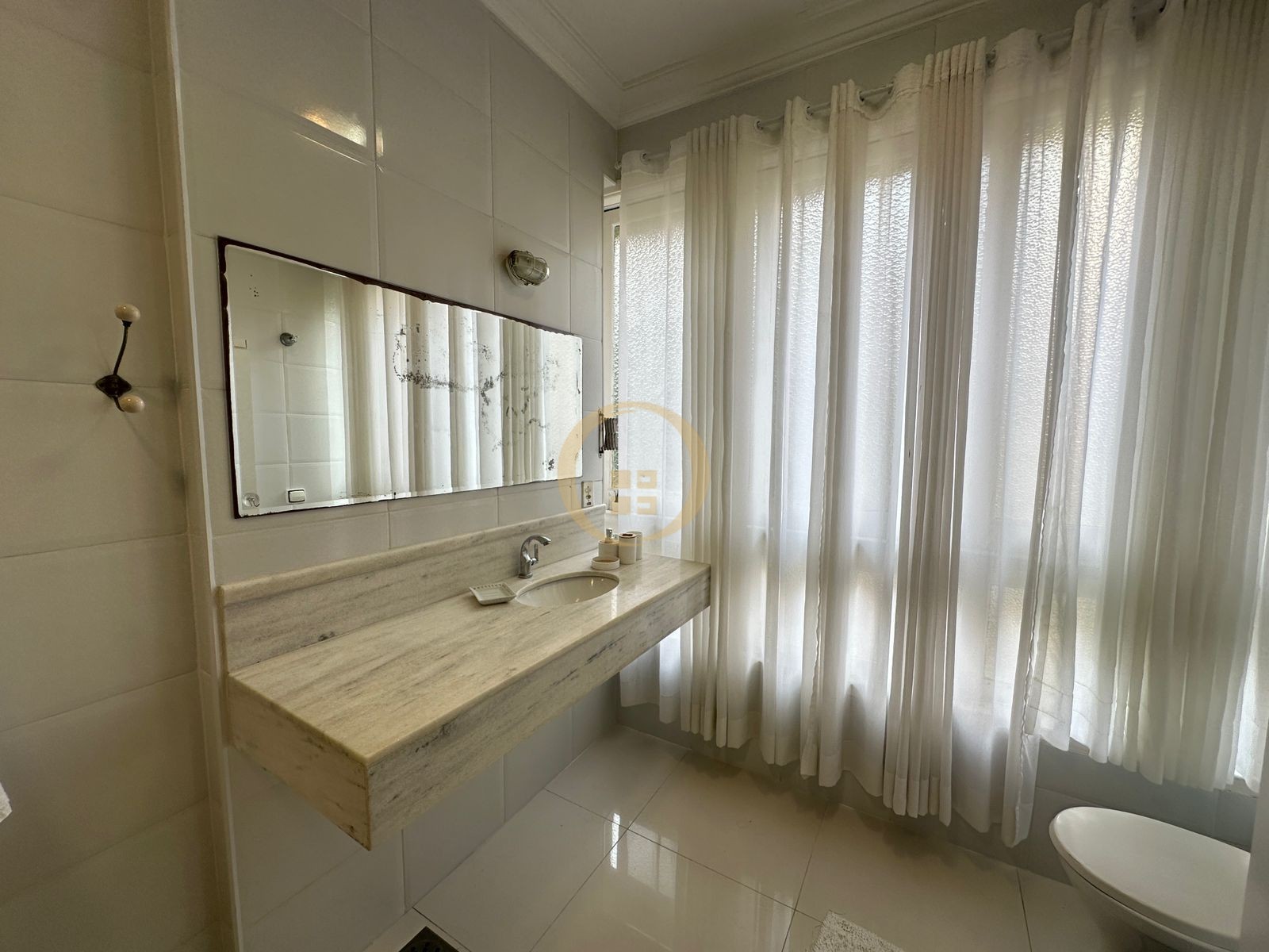 Apartamento Frente ao Mar nas Pitangueiras, Guarujá - SP