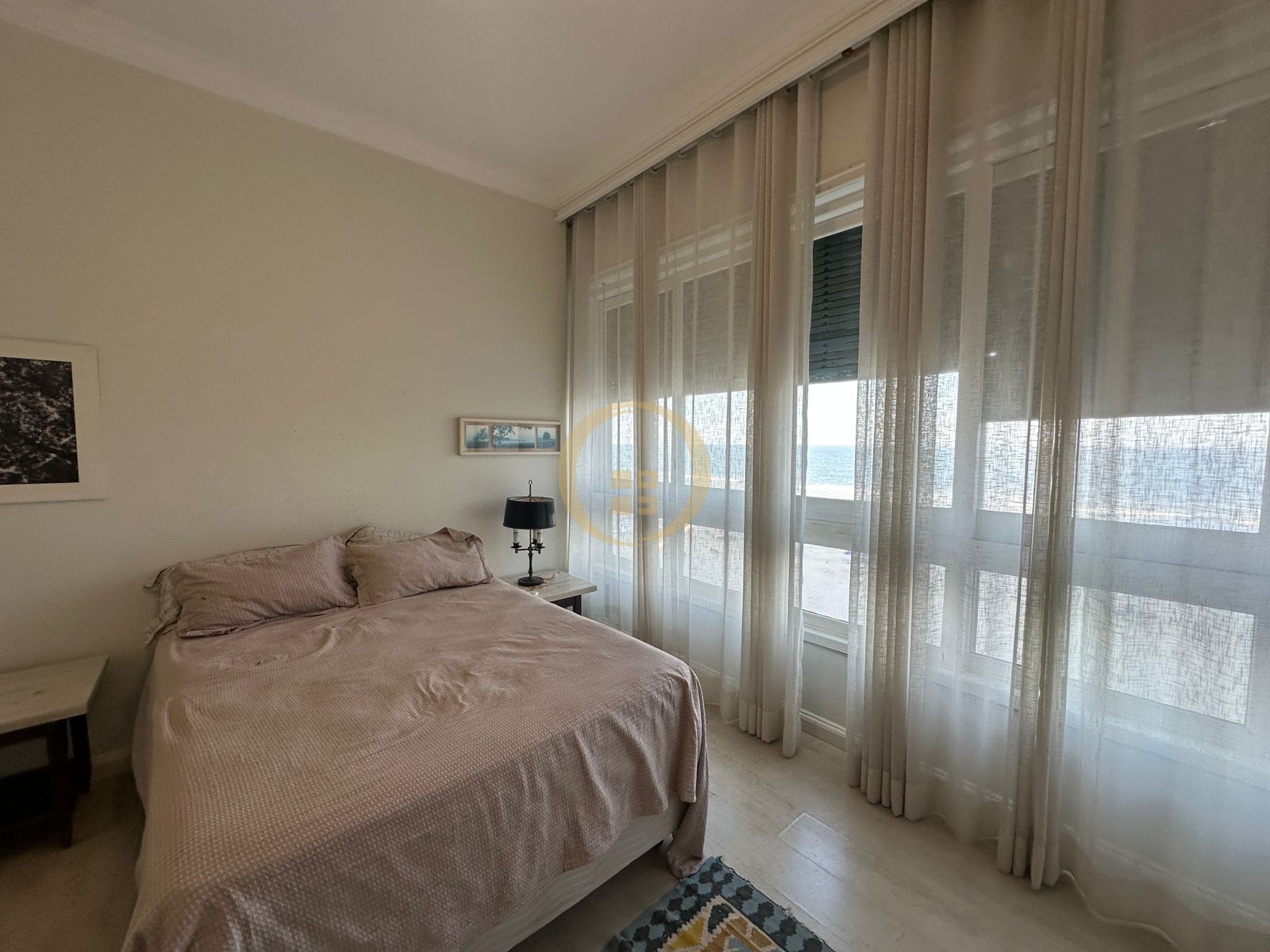 Apartamento Frente ao Mar nas Pitangueiras, Guarujá - SP