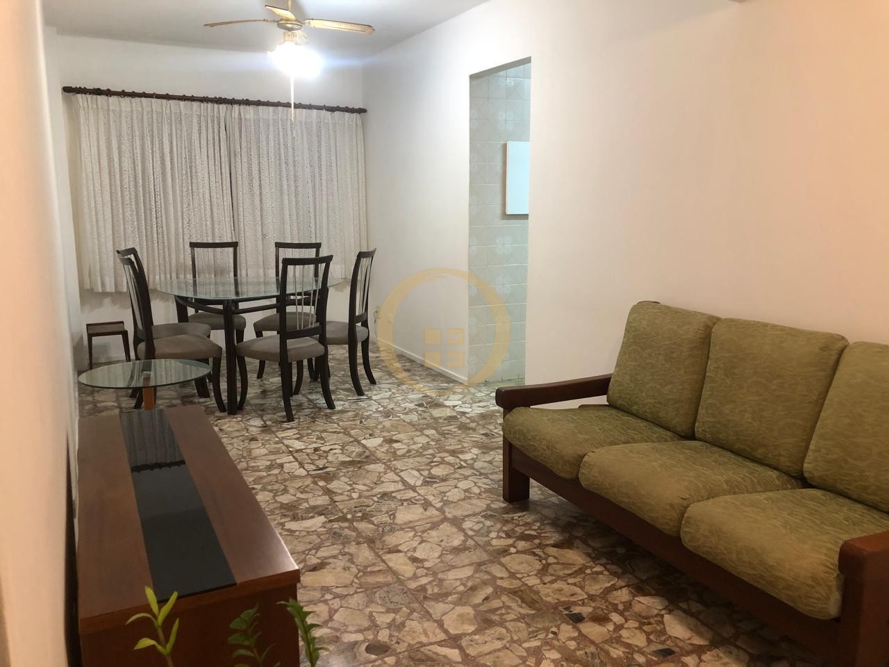 Apartamento na Praia das Pitangueiras, Guarujá - SP