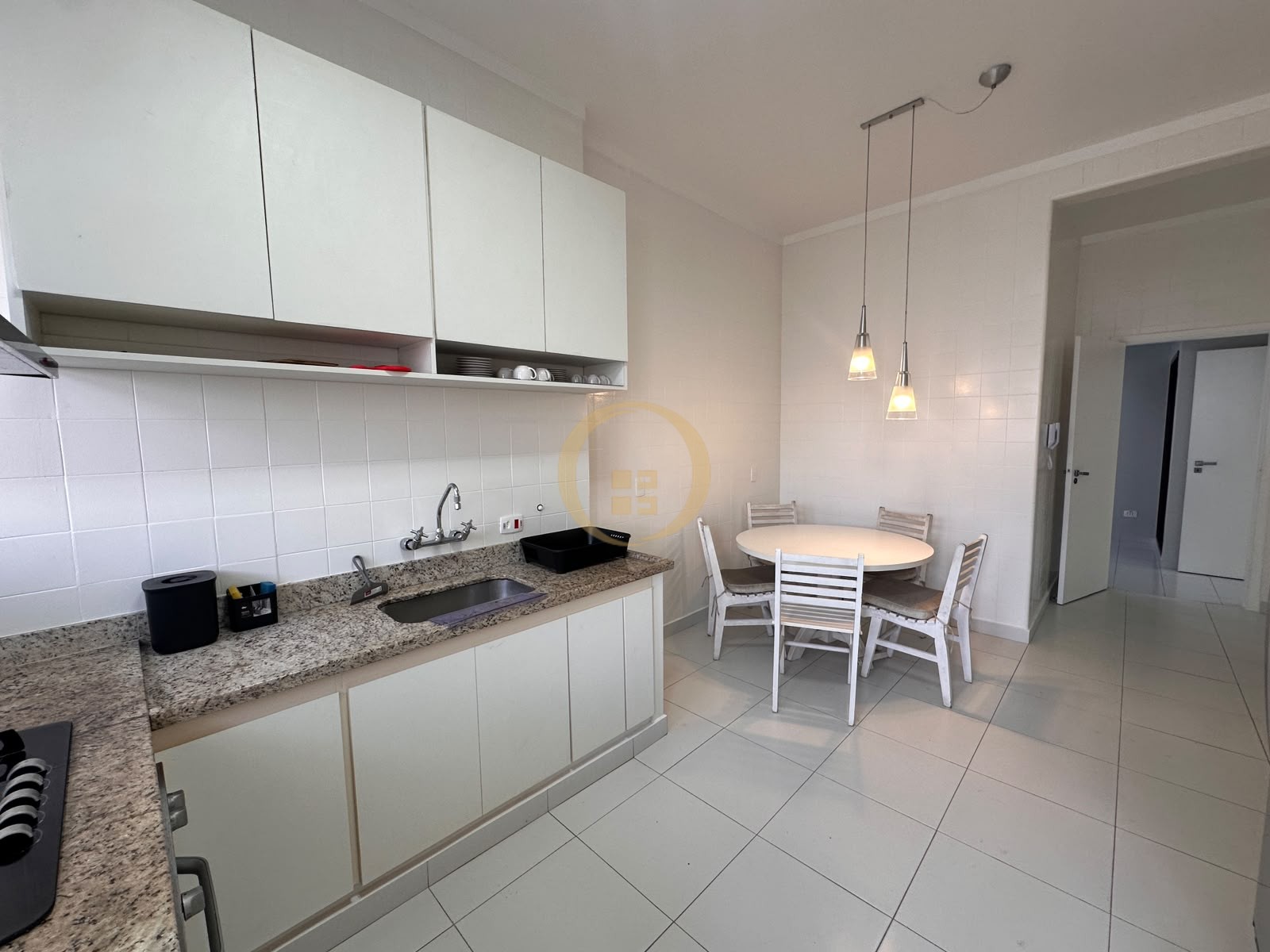 Apartamento Frente ao Mar nas Pitangueiras, Guarujá - SP
