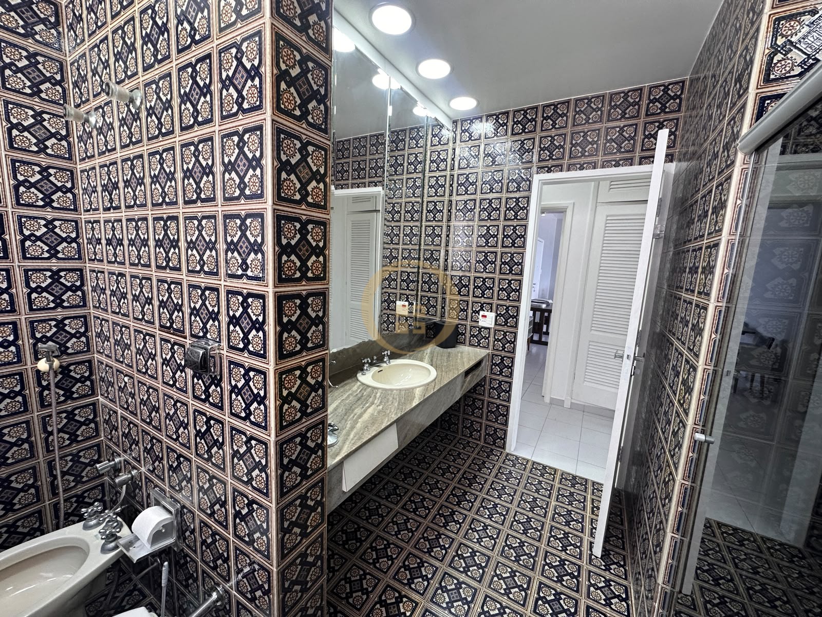 Apartamento Frente ao Mar nas Pitangueiras, Guarujá - SP