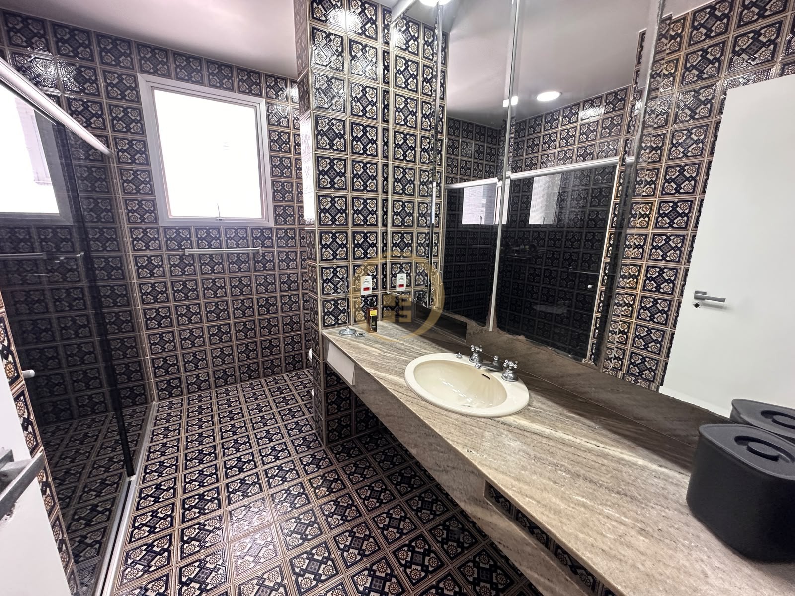 Apartamento Frente ao Mar nas Pitangueiras, Guarujá - SP