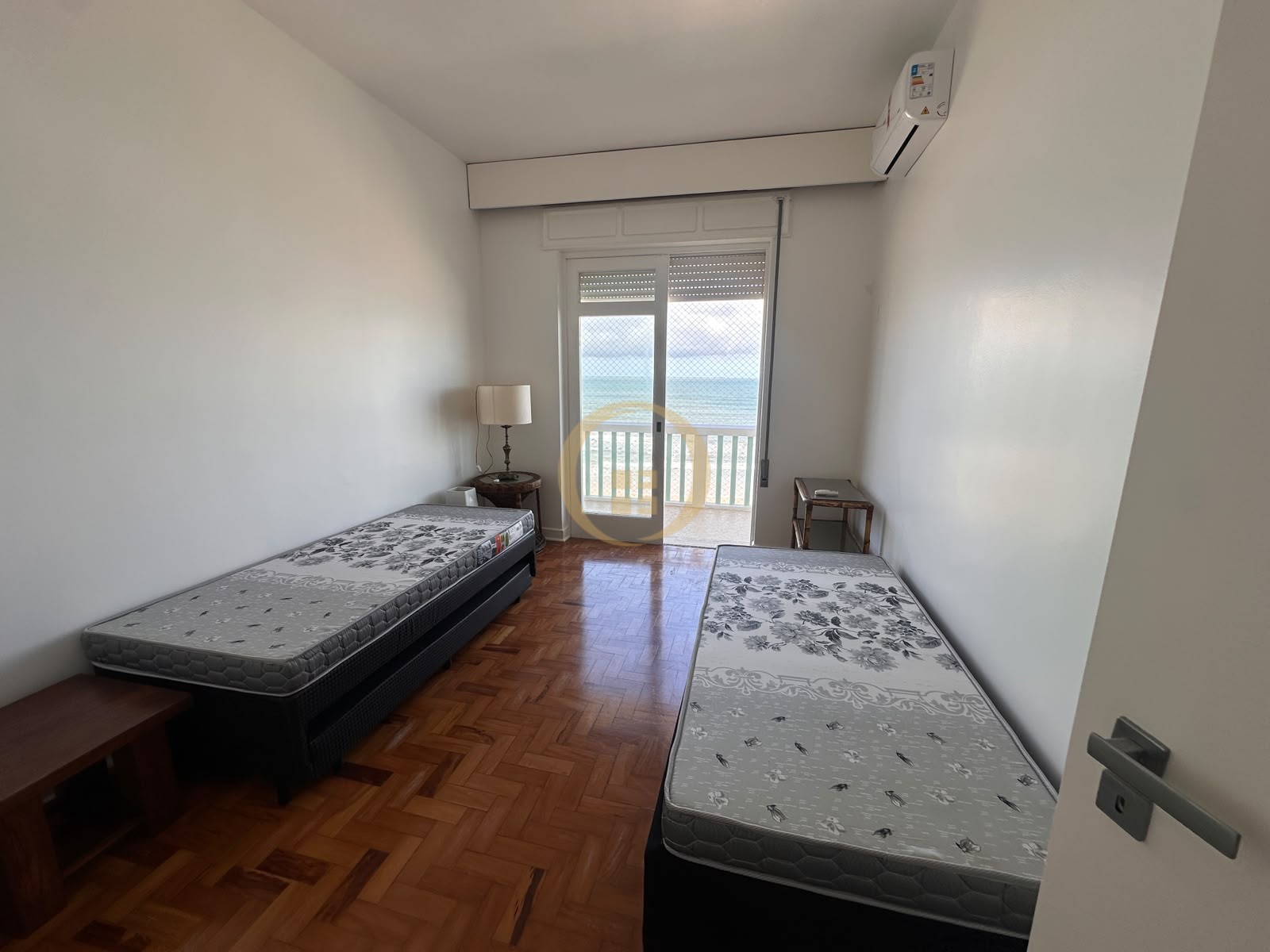 Apartamento Frente ao Mar nas Pitangueiras, Guarujá - SP