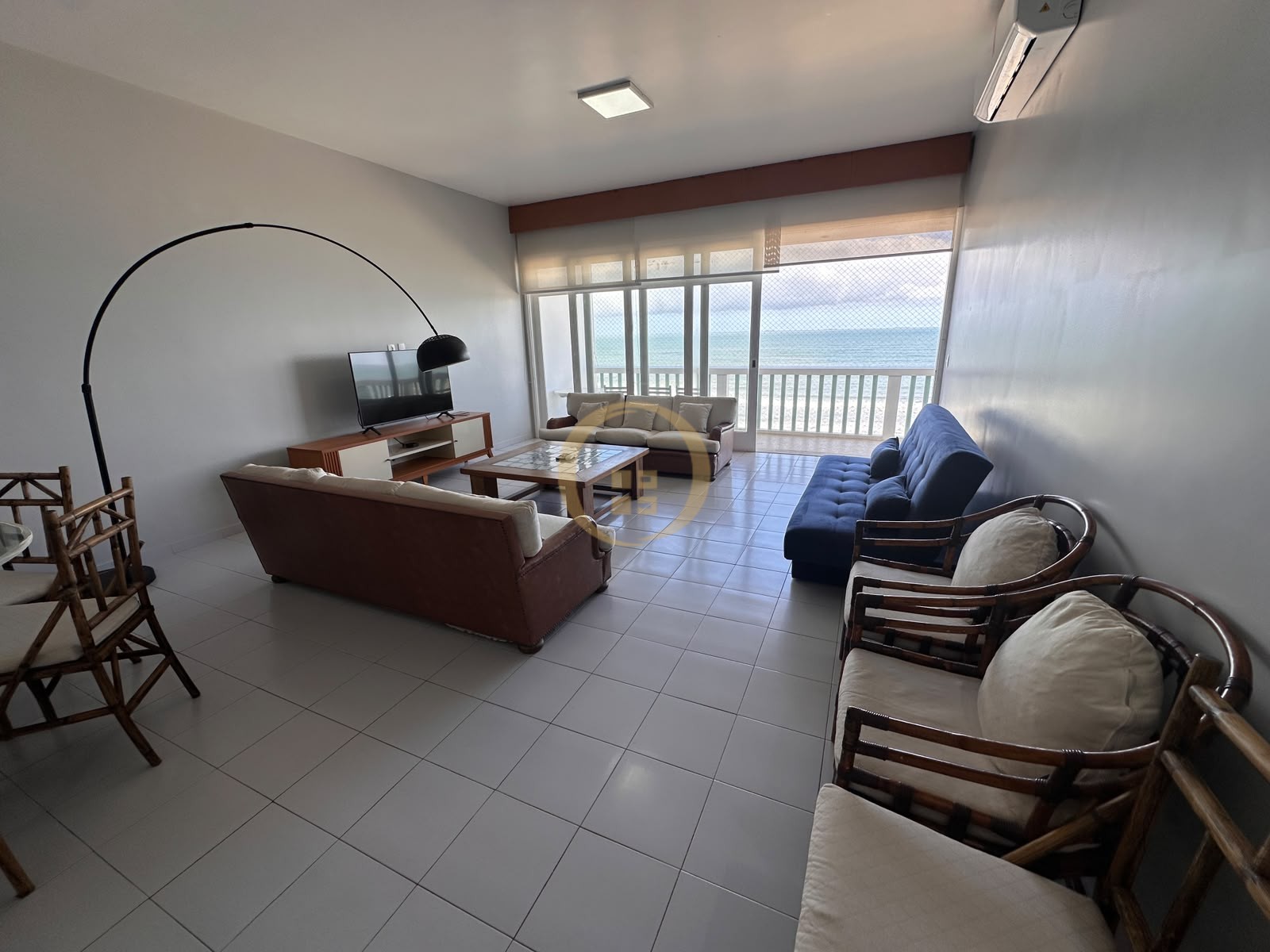Apartamento Frente ao Mar nas Pitangueiras, Guarujá - SP