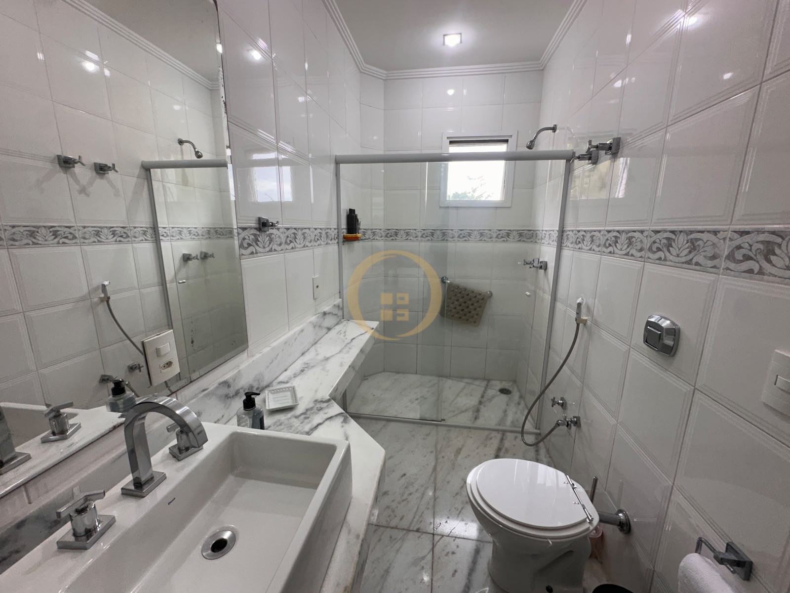 Apartamento-4-dormitorios-Pitangueiras