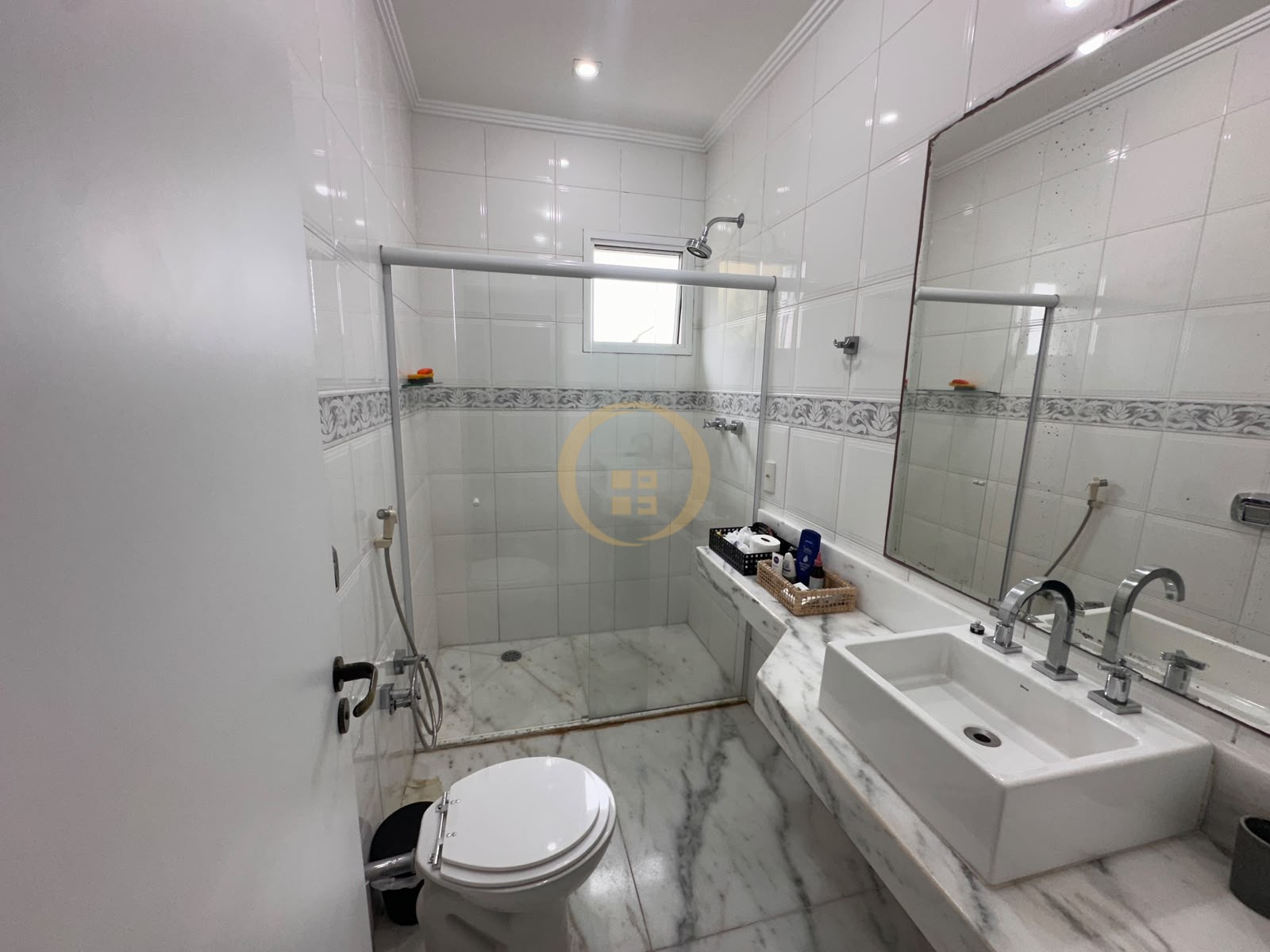 Apartamento-4-dormitorios-Pitangueiras