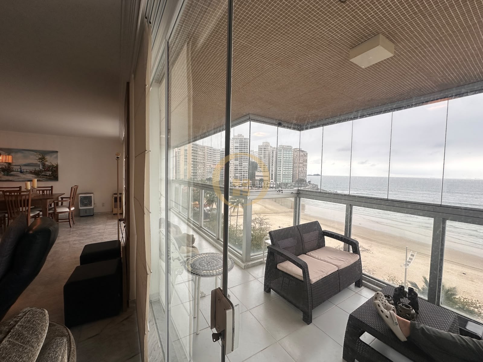 Apartamento-4-dormitorios-Pitangueiras